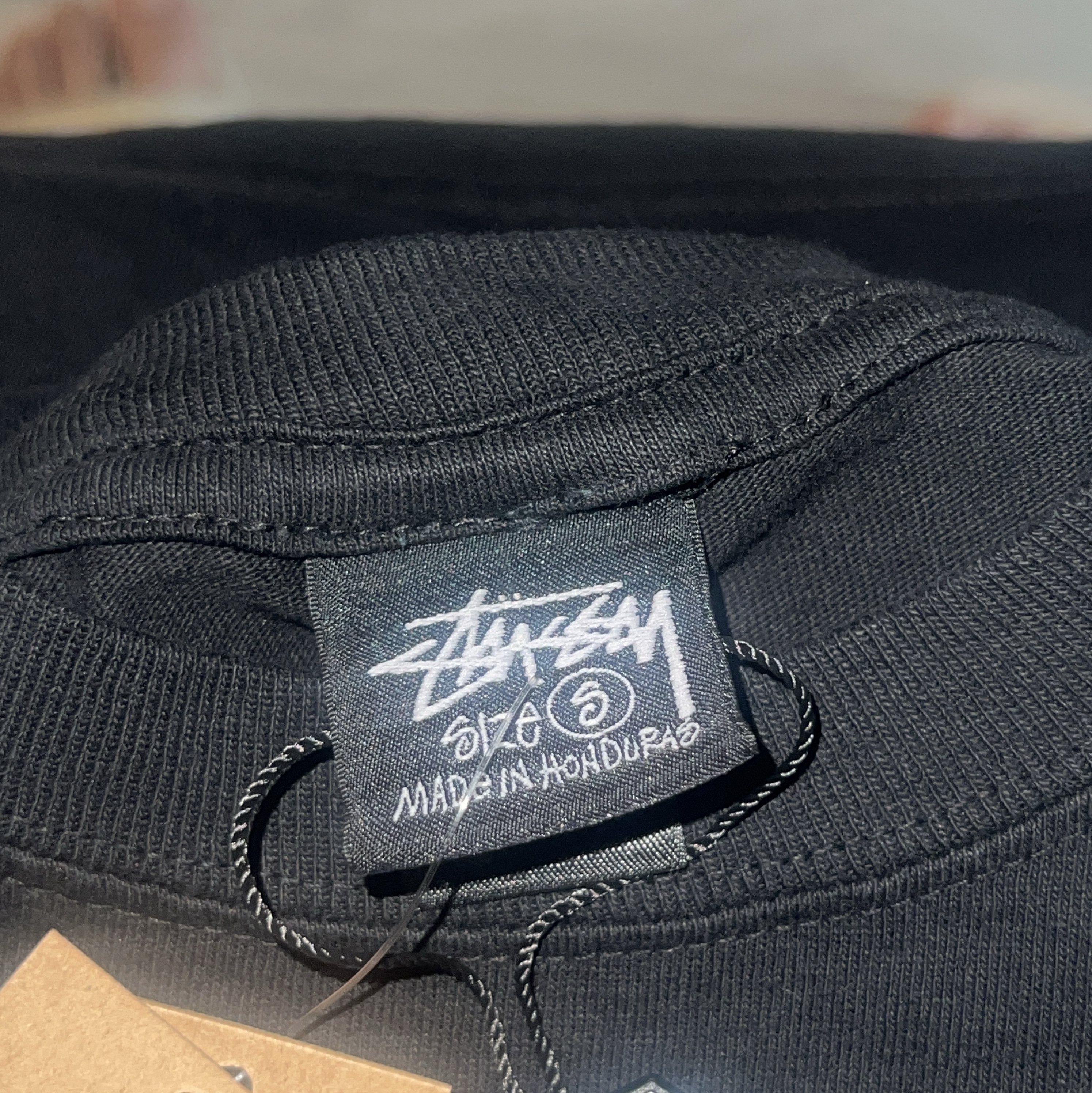 Stussy Respect The Pool T-Shirt Pigment Dyed Black 착용 스타일 - 1