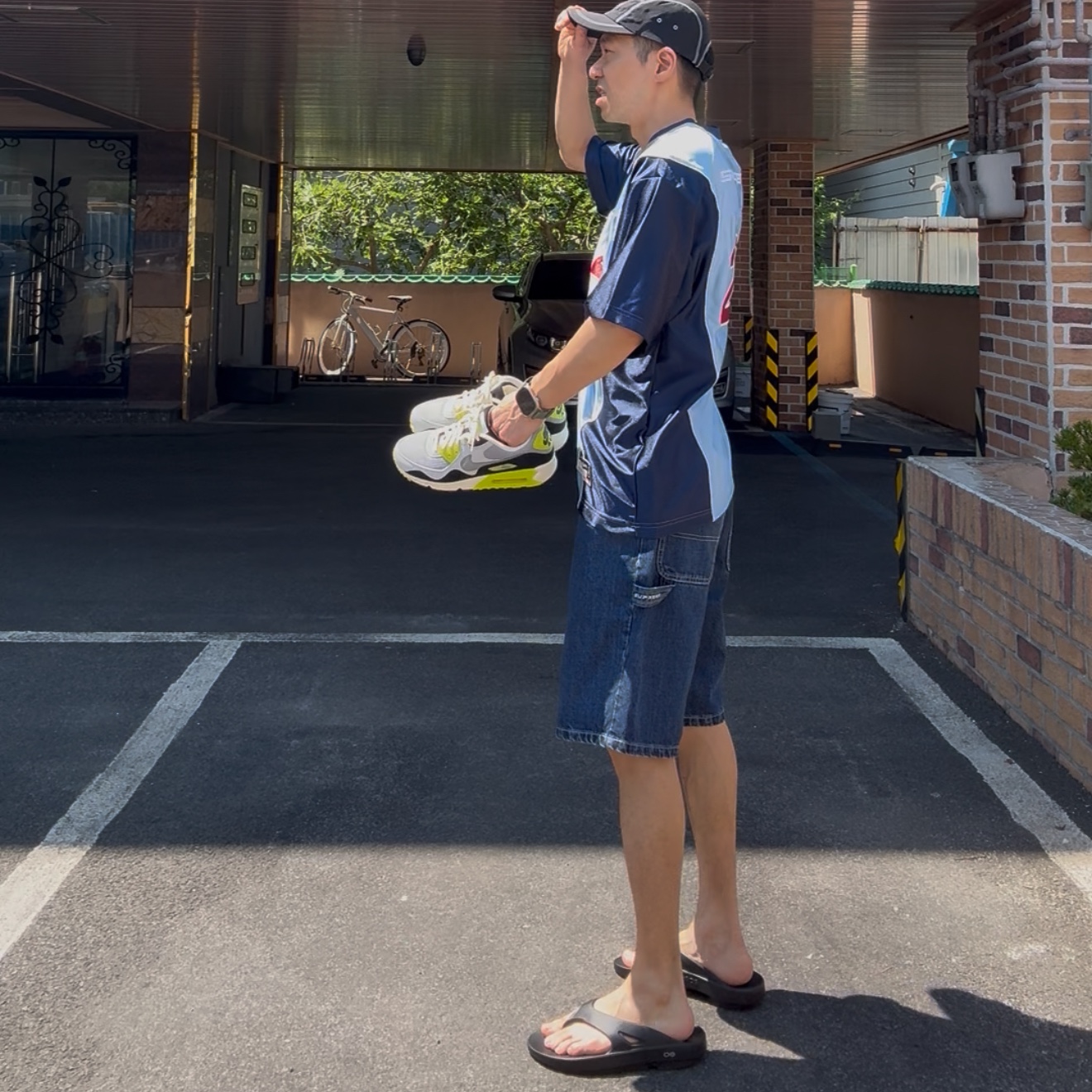 Supreme Reflective Stitch Camp Cap Black - 23SS, Supreme x Jordan Warm Up Jersey Light Blue - 24FW 착용 스타일 - 2