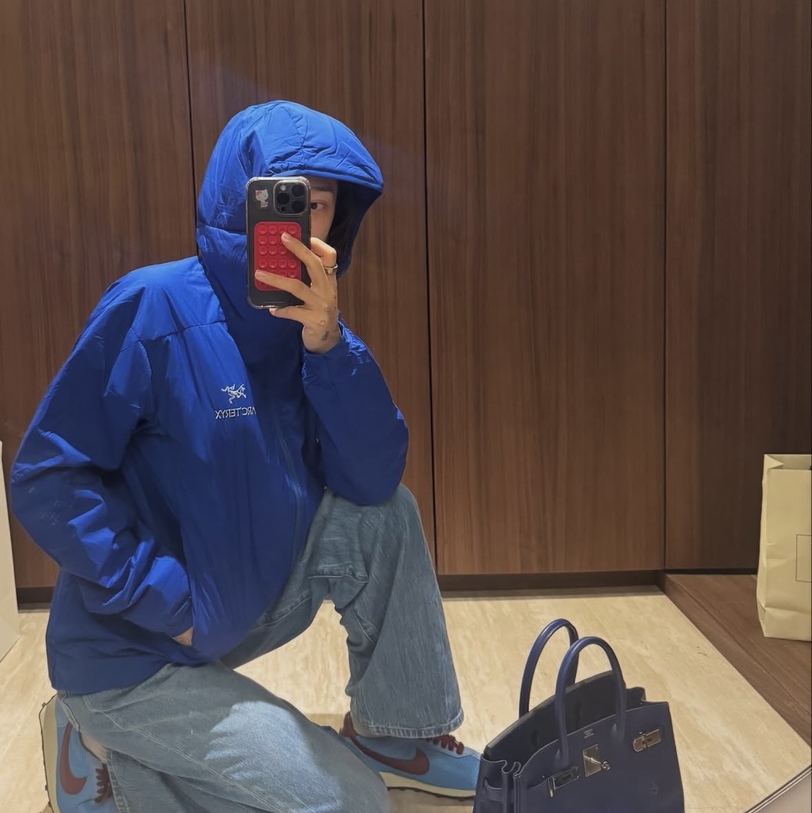 Arc'teryx Atom Hoody Vitality 착용 스타일