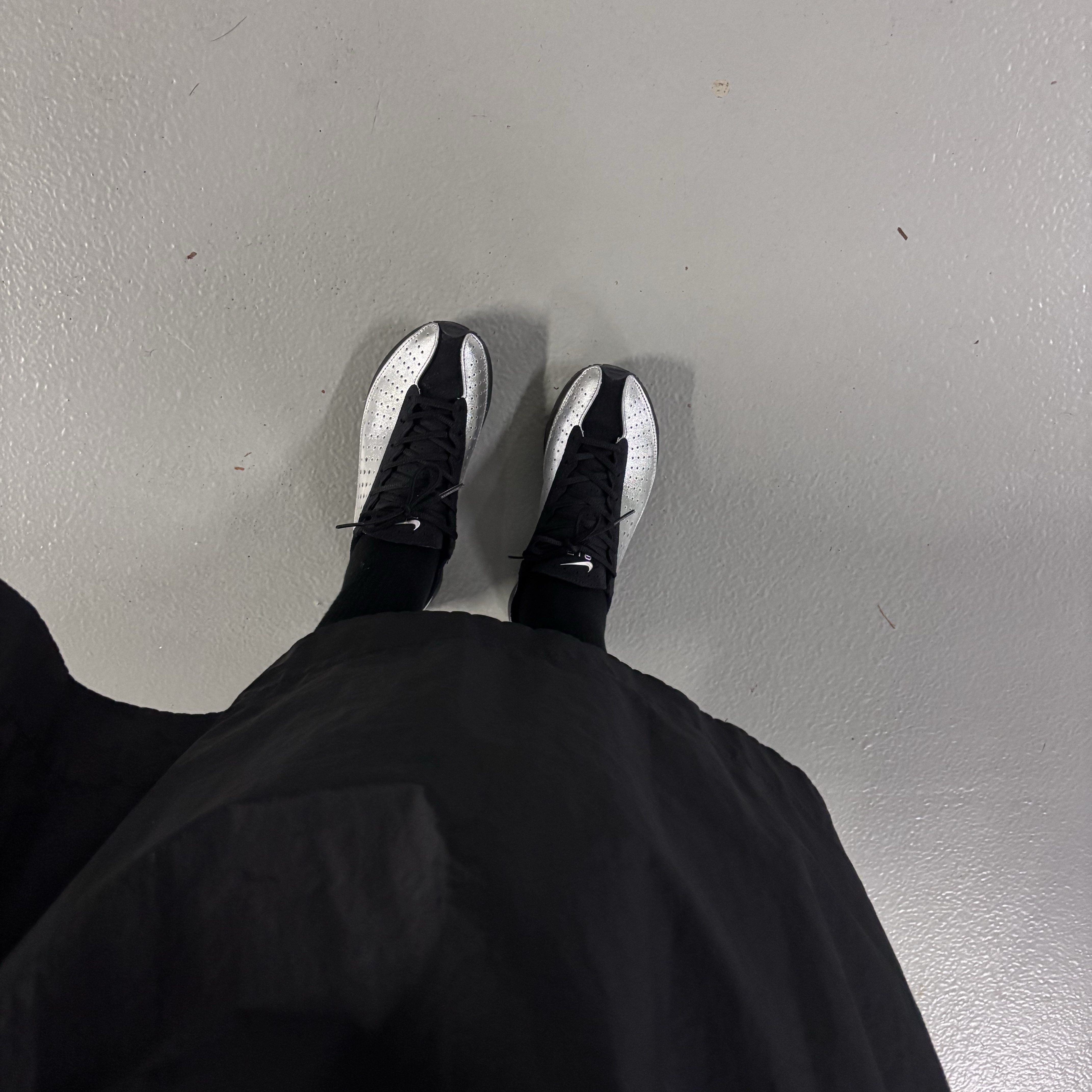 (W) Nike Air Superfly Metallic Silver and Black 착용 스타일