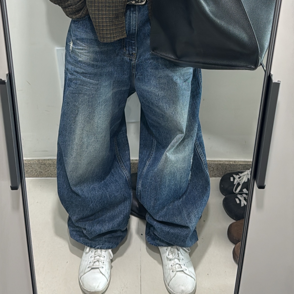 Nonnod Double Knee Cover Pants Vintage Black 착용 스타일 - 8