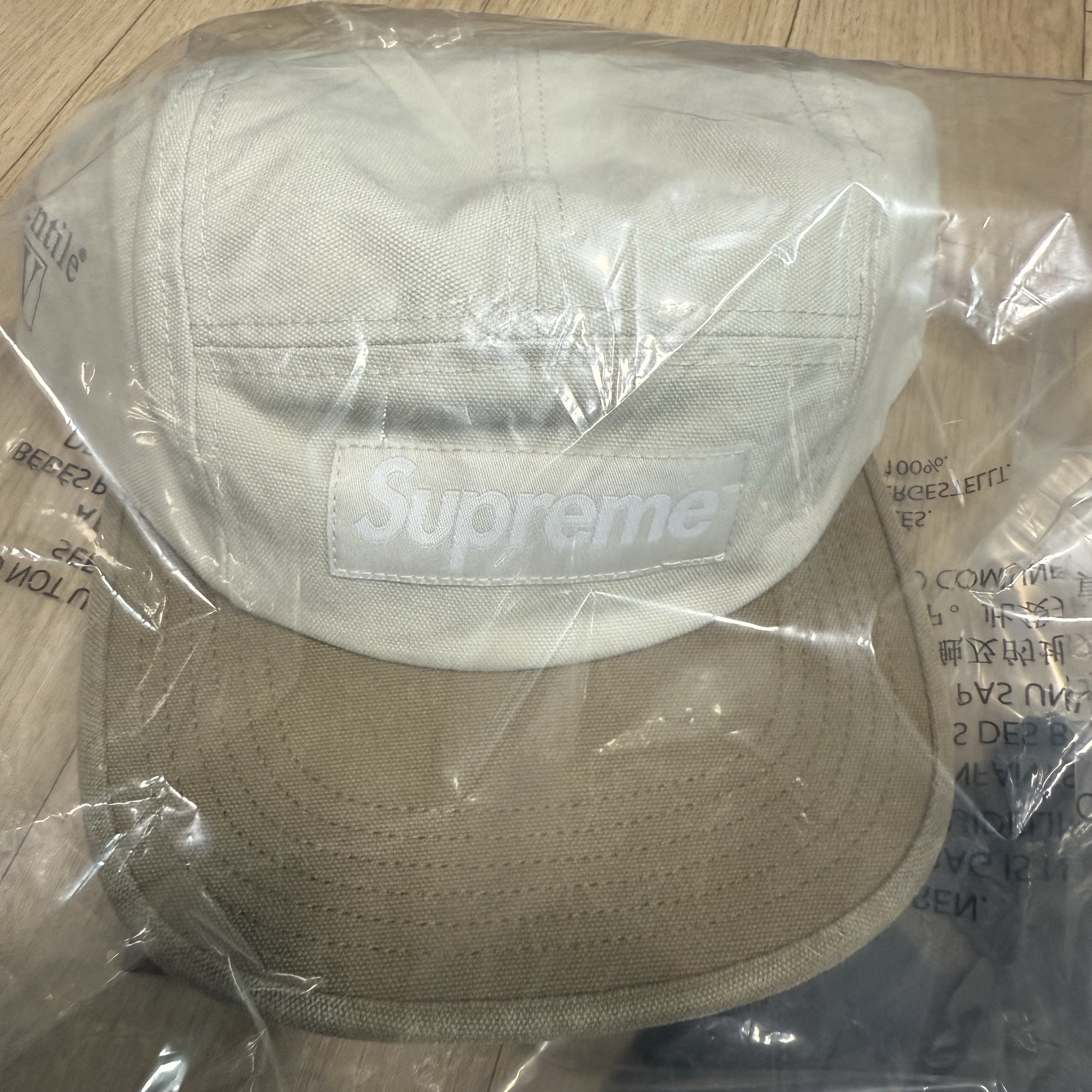 Supreme Ventile Camp Cap Coral - 25SS, Supreme Ventile Camp Cap Black - 25SS 착용 스타일 - 4