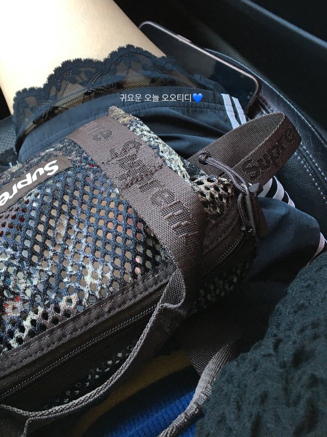 Supreme Mesh Mini Duffle Bag Truetimber Kanati Camo - 25SS, (W) Adidas Lace Trim 3-Stripes Shorts Black - KR Sizing 착용 스타일