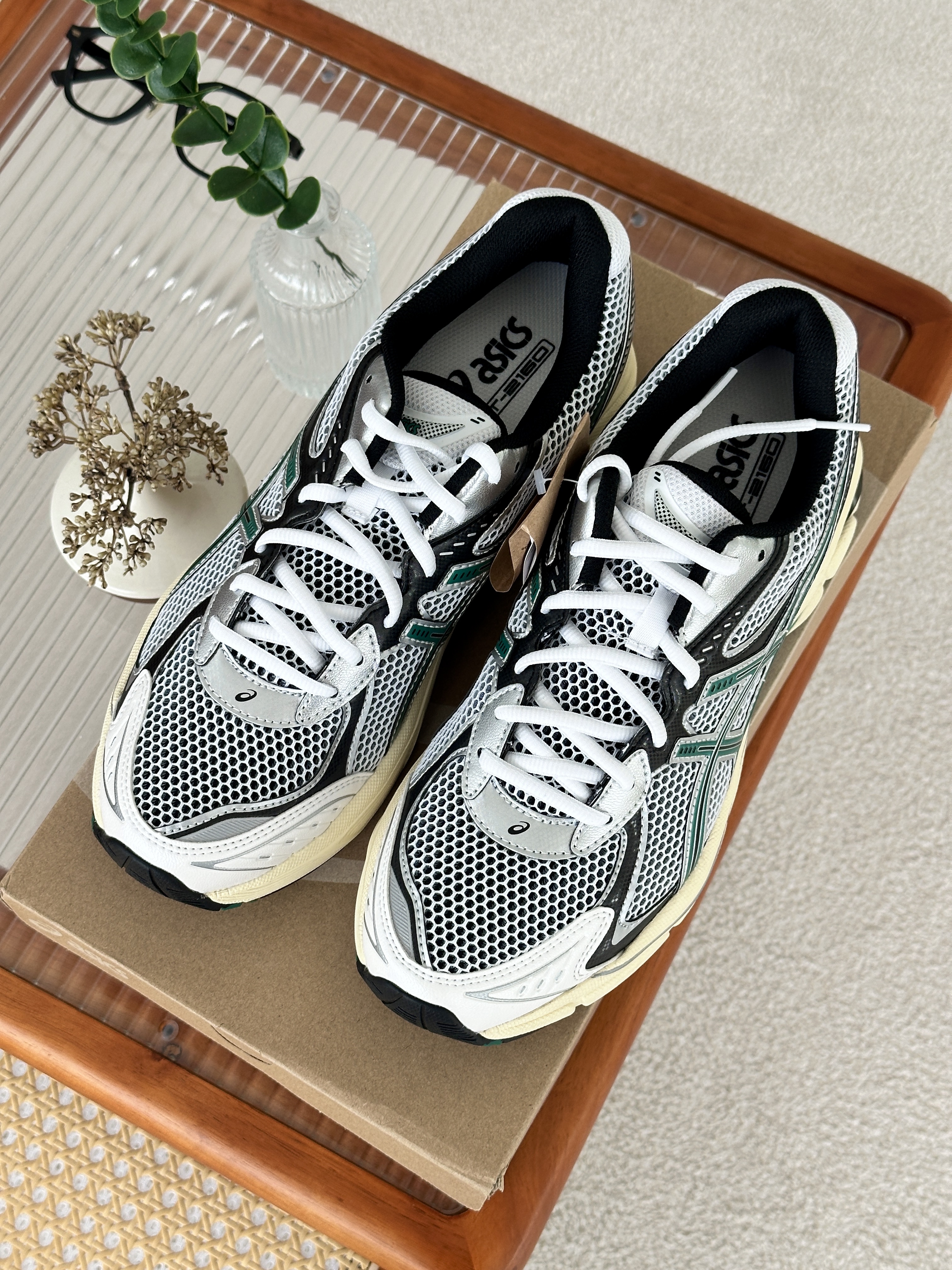 Asics GT-2160 White Jasper Green 착용 스타일 - 3