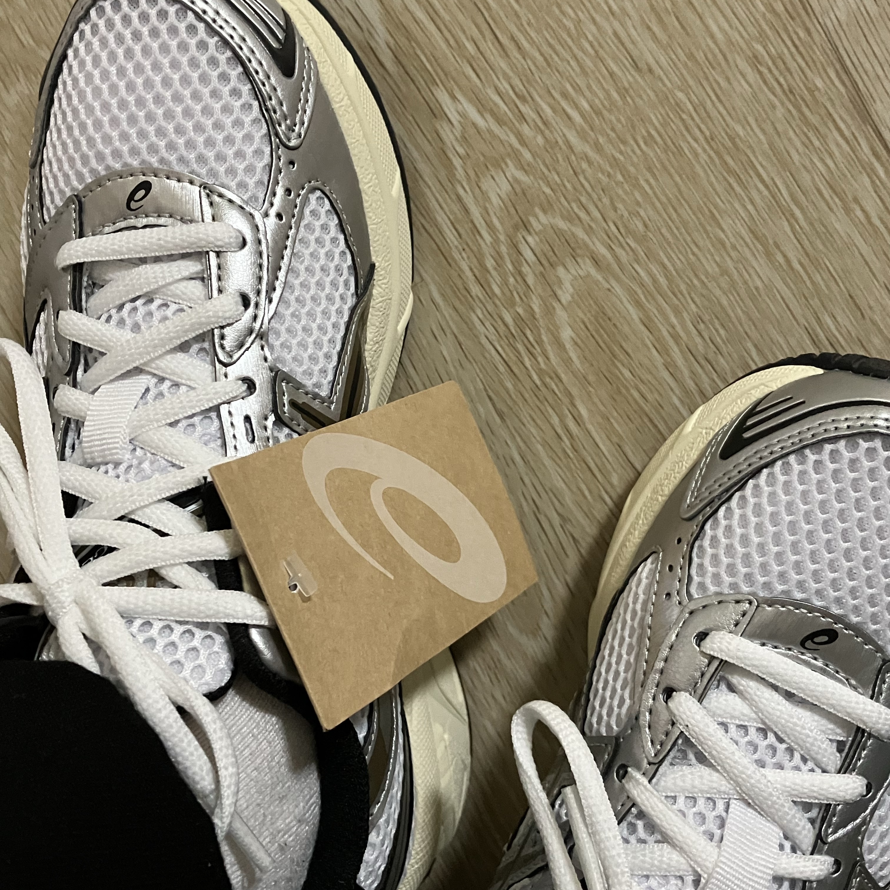 Asics Gel-1130 White Clay Canyon 착용 스타일 - 1