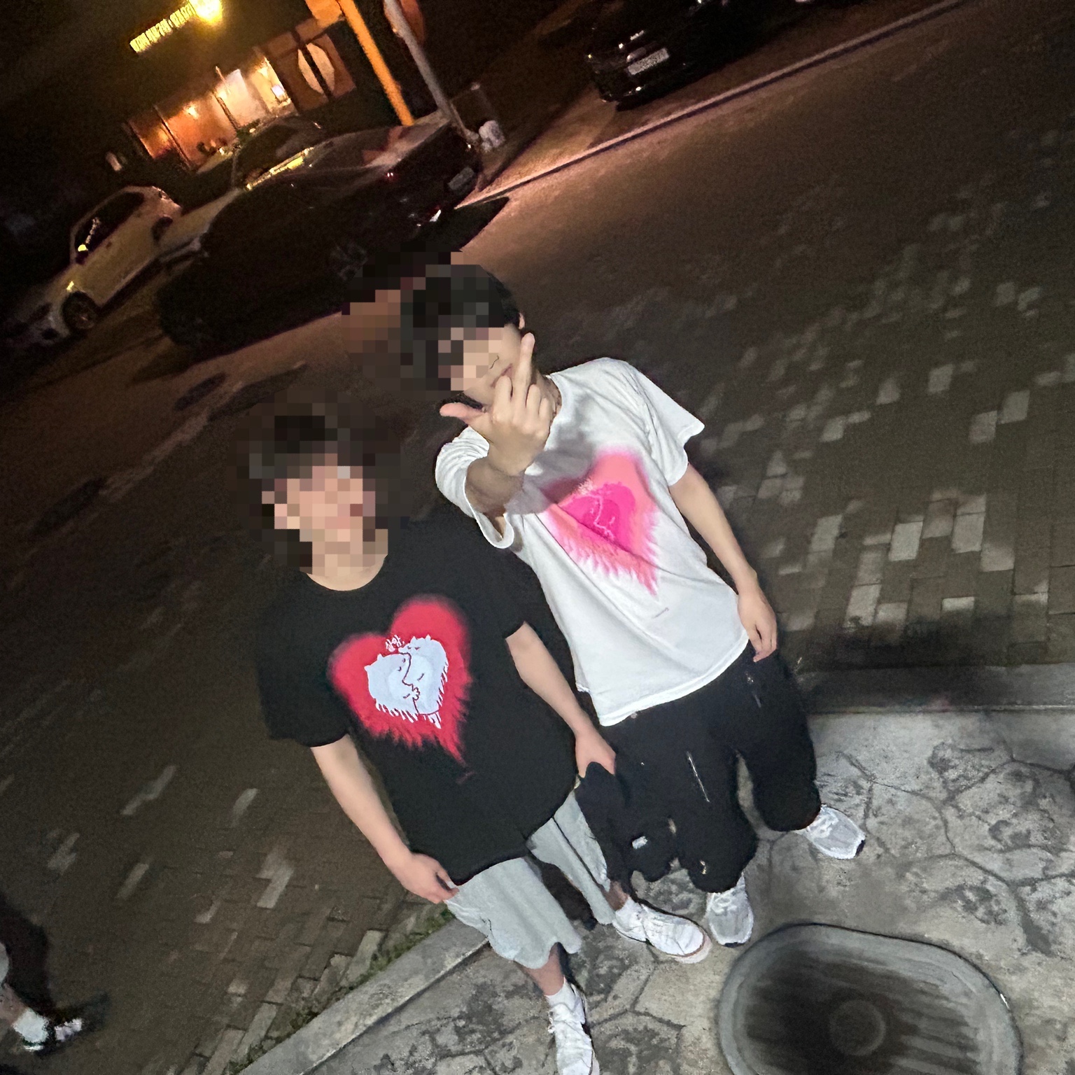 itiscoolthing Love Mincheol T-Shirts White, itiscoolthing Love Mincheol T-Shirts Black 착용 스타일
