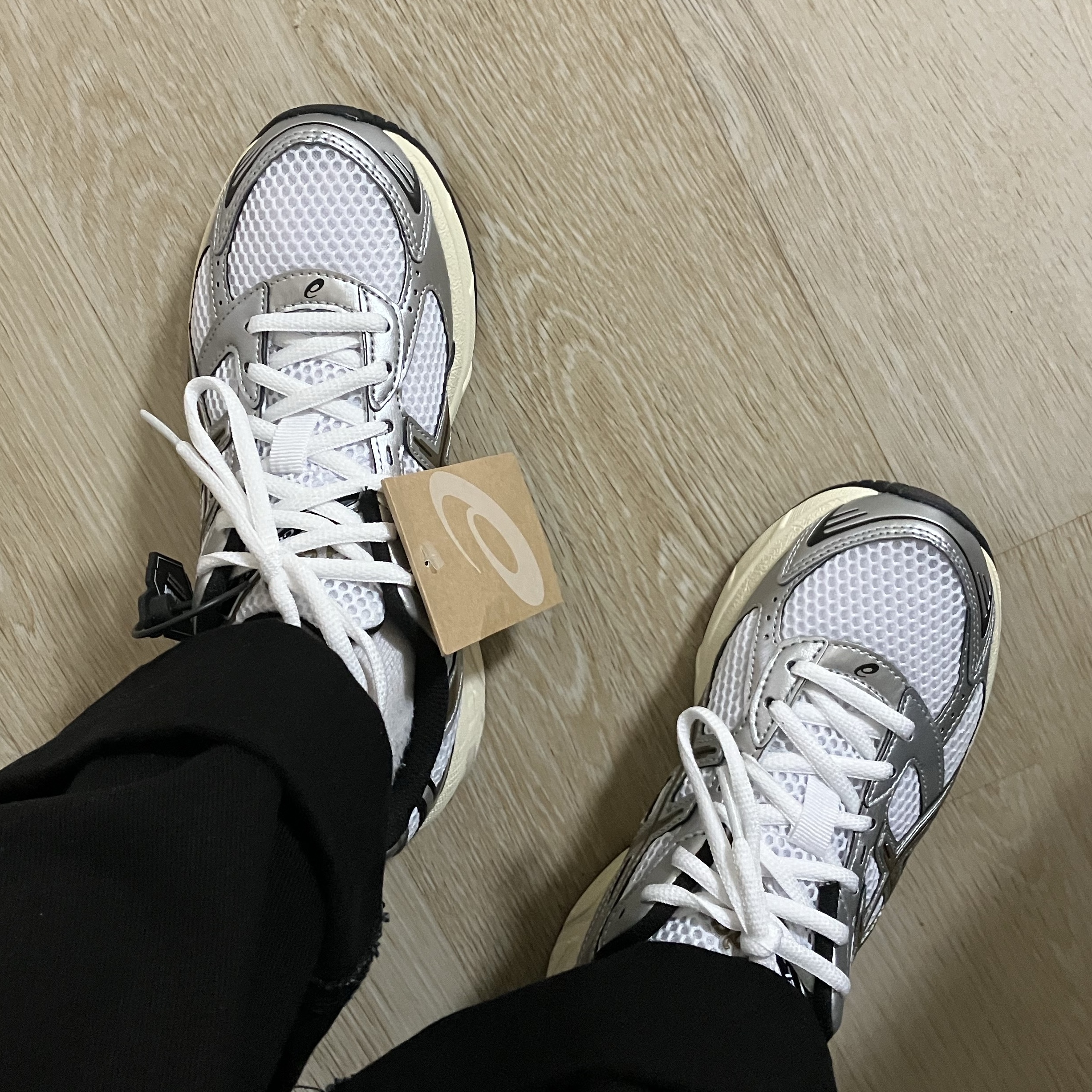 Asics Gel-1130 White Clay Canyon 착용 스타일 - 2
