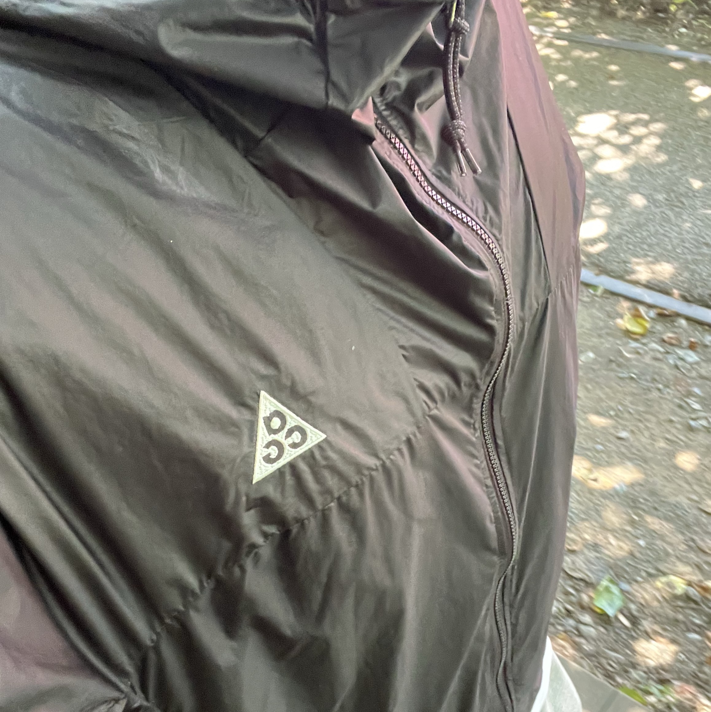 Nike ACG Cinder Cone Windproof Jacket Black Anthracite - Asia 착용 스타일