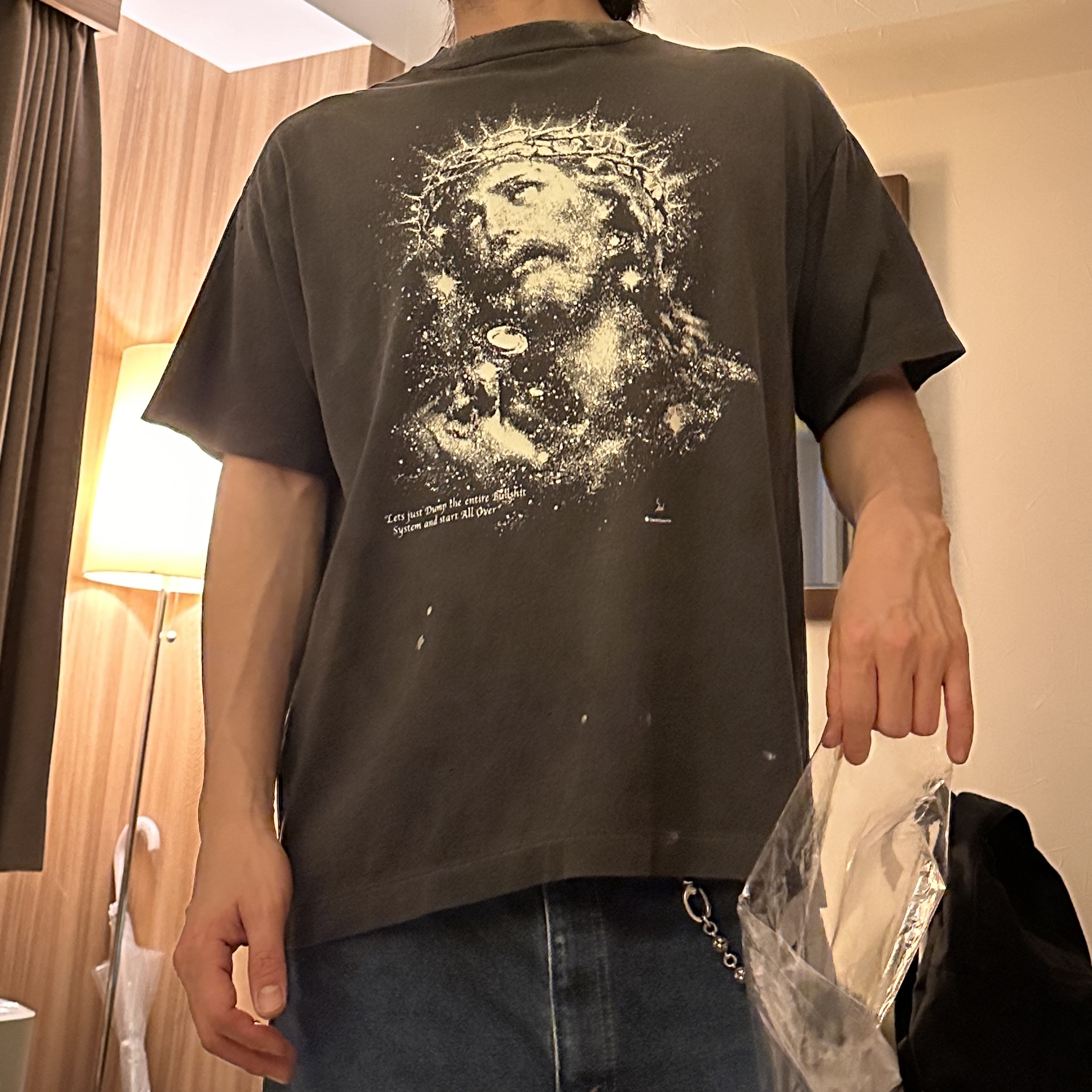 Saint Mxxxxxx x Kosuke Kawamura Complete Control S/S T-Shirt Black - 25SS, Saint Mxxxxxx Jesus S/S T-Shirt Black - 25SS 착용 스타일 - 2