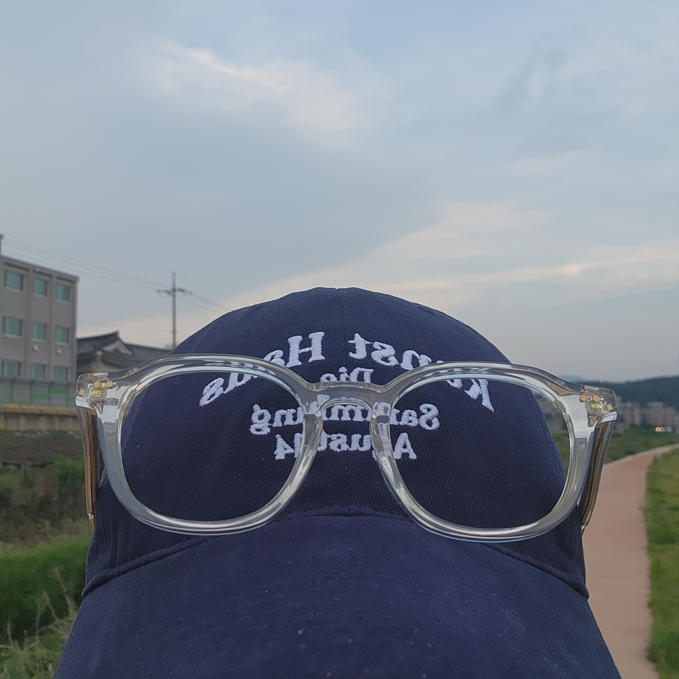 Hangle Daily Square Clear Hype Hangle 착용 스타일