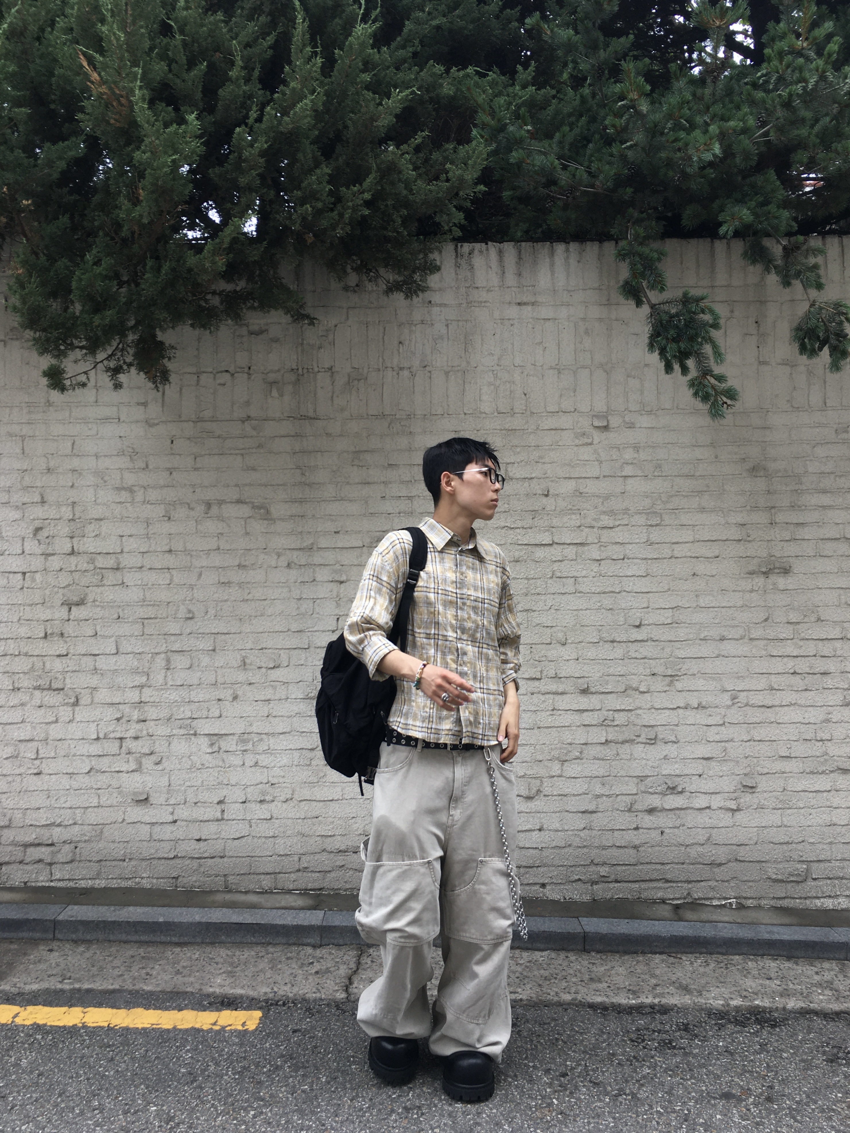 Nonnod Double Knee Cover Pants Vintage Beige, Gentle Monster Rob 01 Black 착용 스타일 - 1
