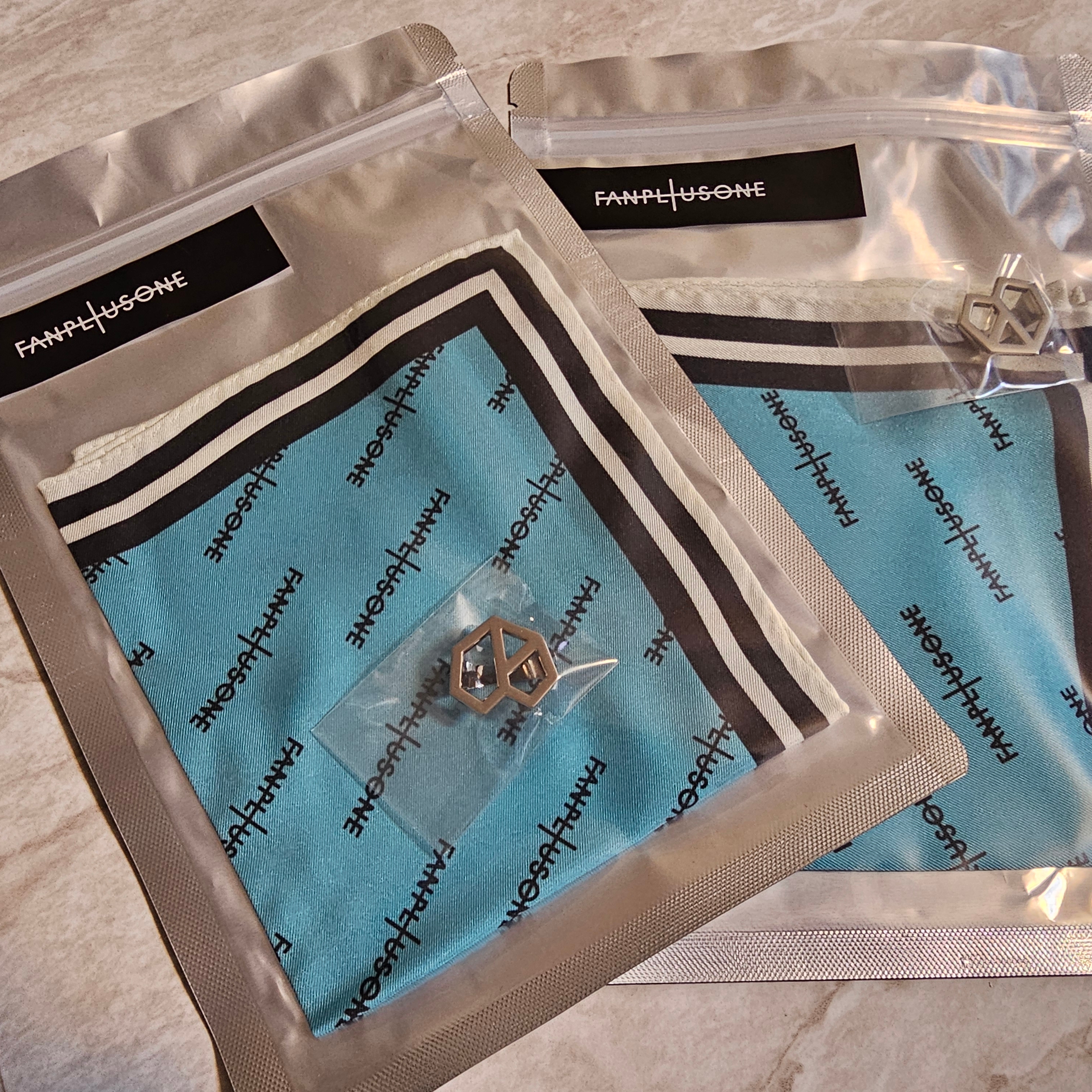 G-DRAGON Ubermensch Light Stick Scarf & Scarf Ring Set 착용 스타일