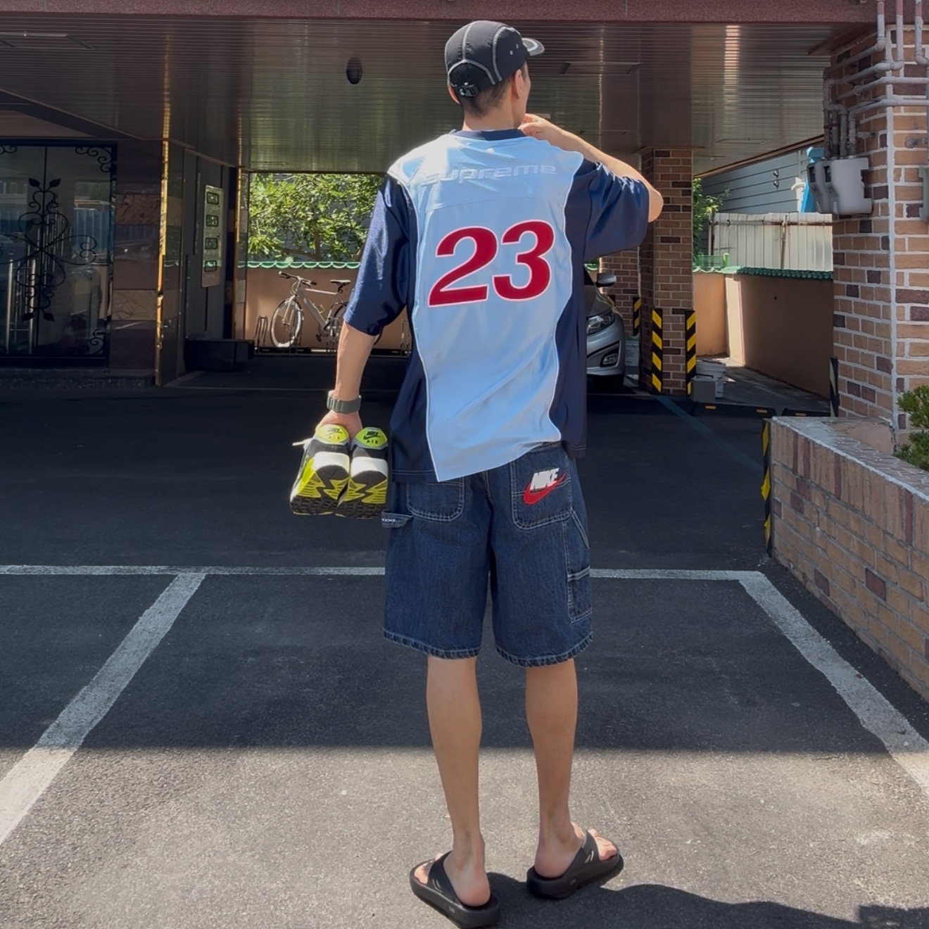 Supreme Reflective Stitch Camp Cap Black - 23SS, Supreme x Jordan Warm Up Jersey Light Blue - 24FW 착용 스타일 - 3