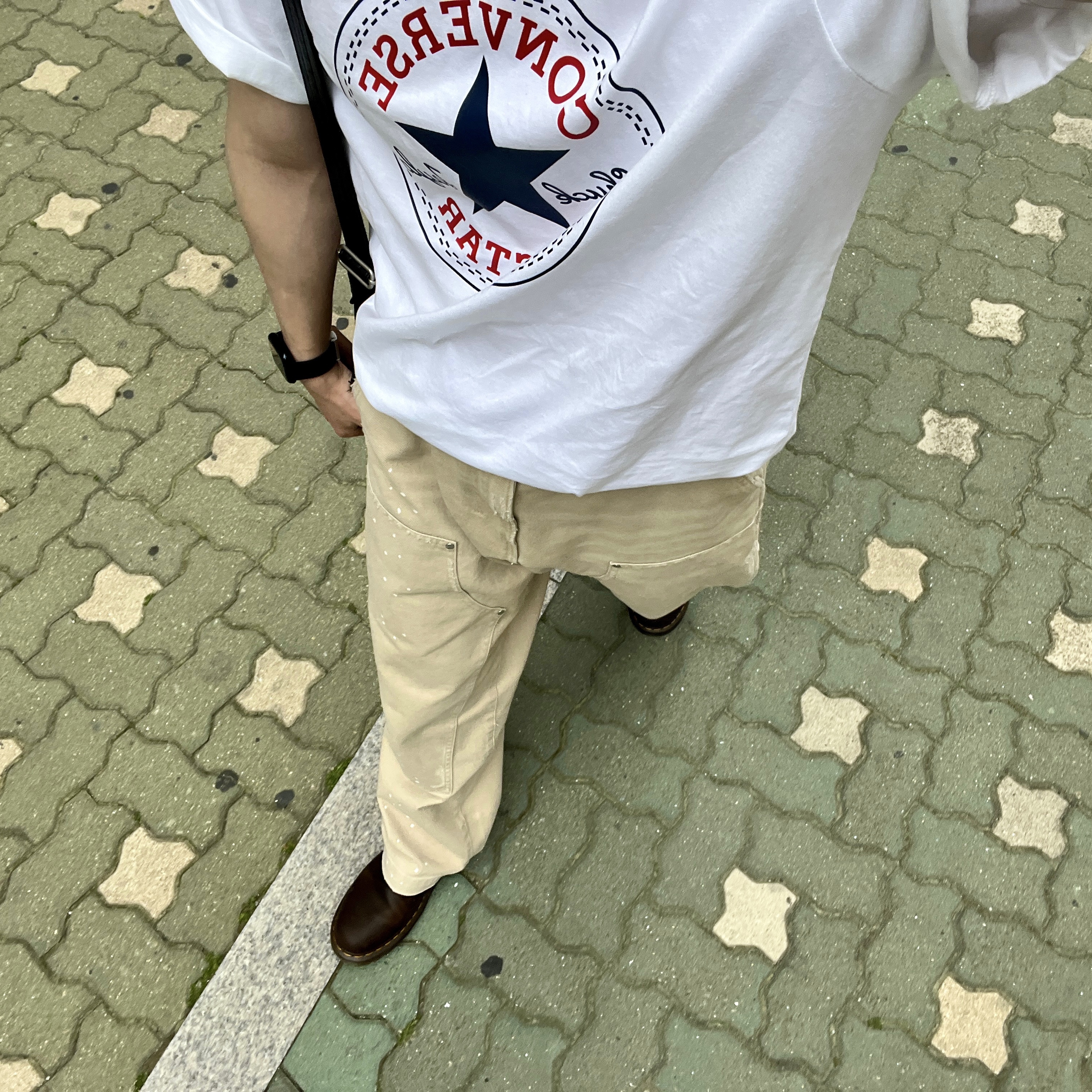 Dr. Martens 1461 Crazy Horse Dark Brown, Converse All Star Patch Standard T-Shirt White 착용 스타일