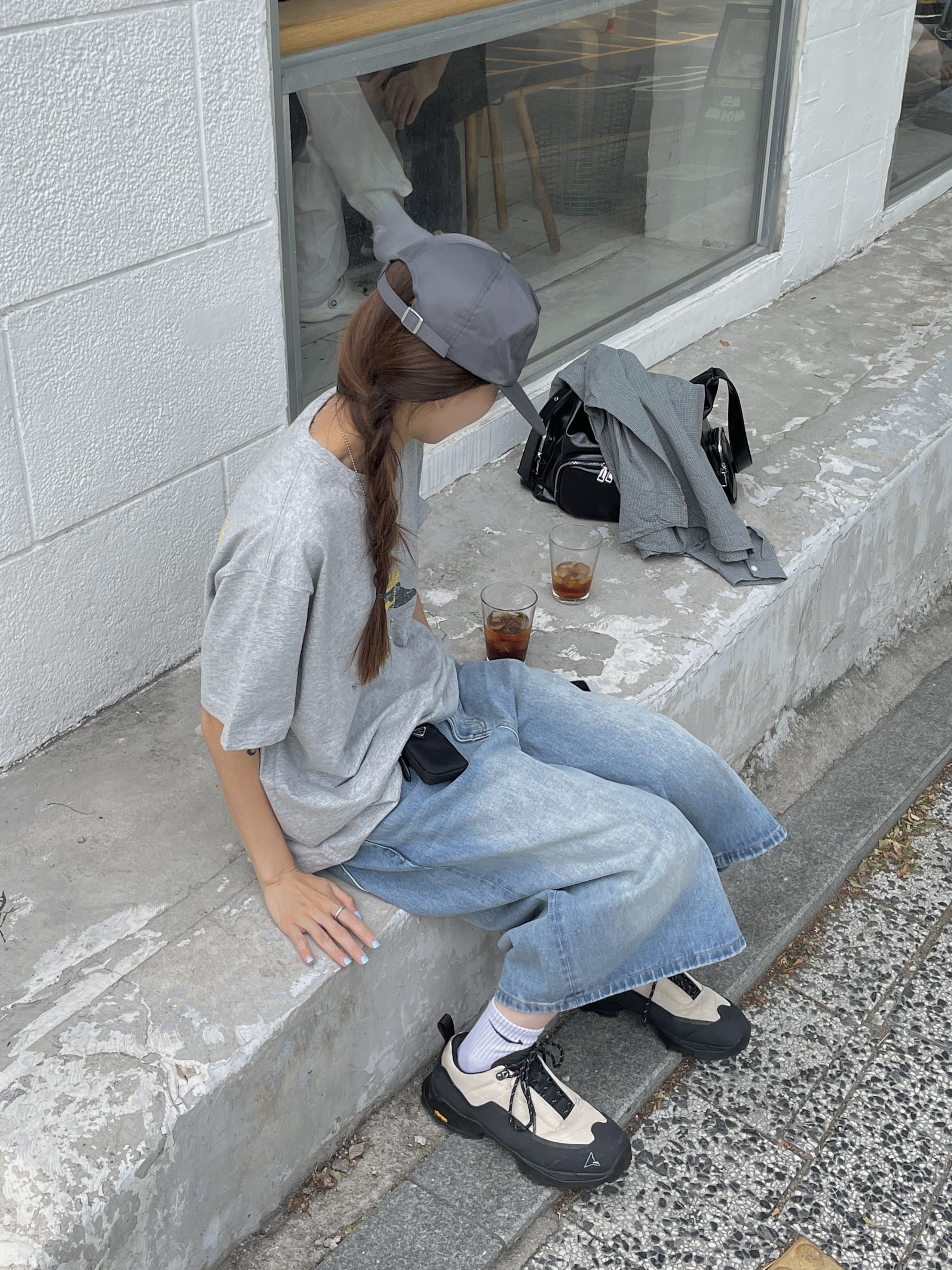 Roa Hiking Katharina Sand, YESEYESEE Volcanic Eruption Tee Grey 착용 스타일 - 7