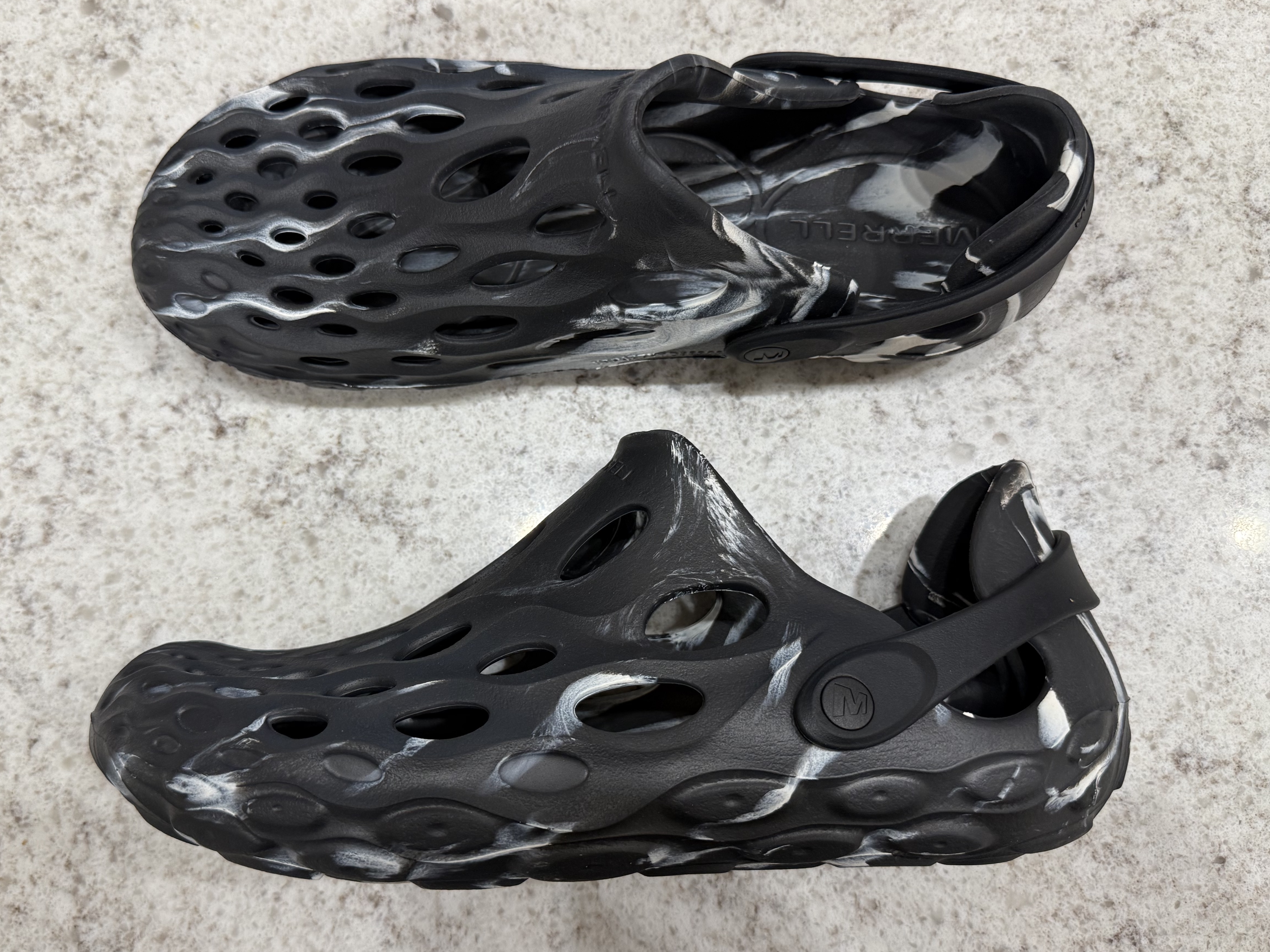 Merrell Hydro Moc Black White 착용 스타일 - 3