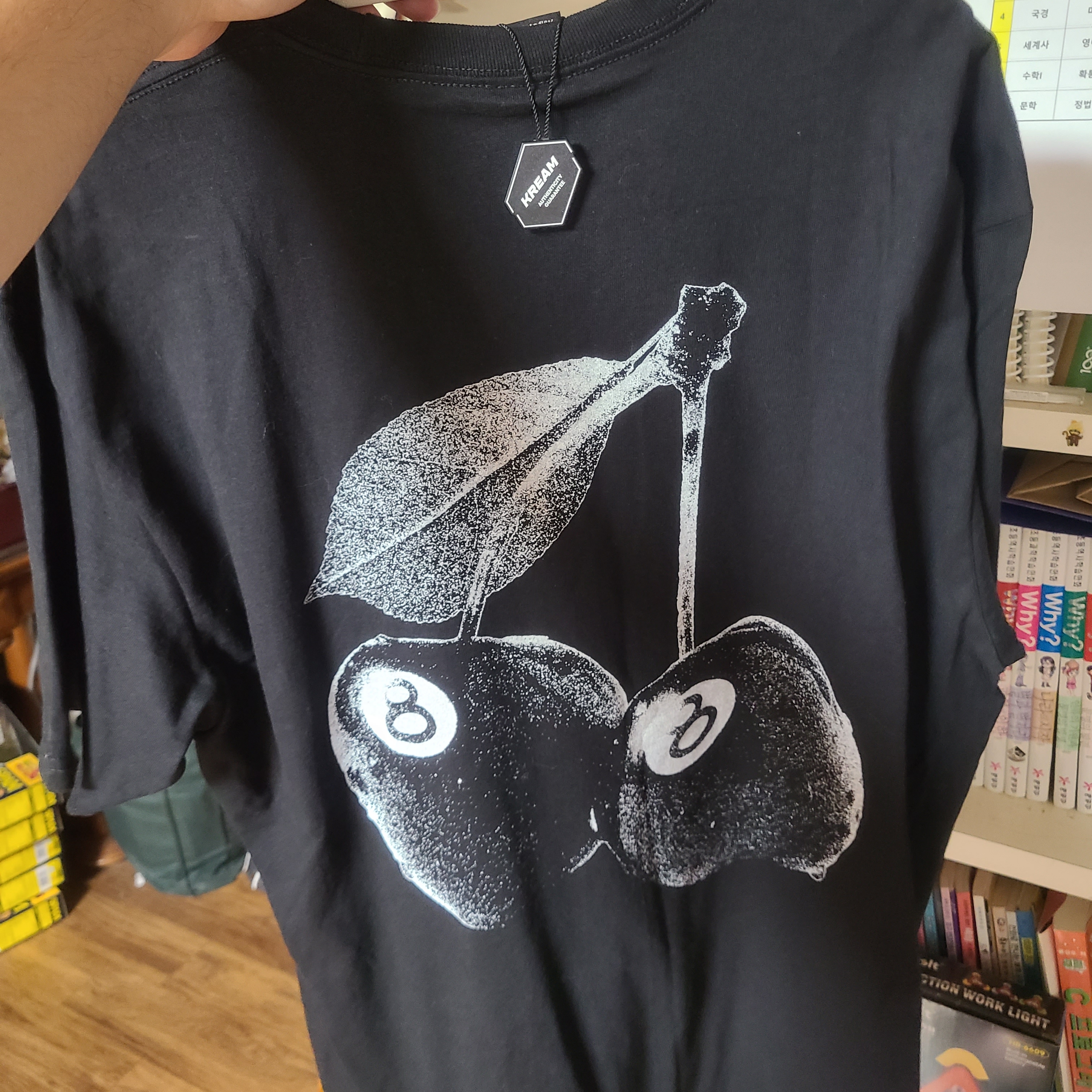Stussy Cherries T-Shirt Black 착용 스타일