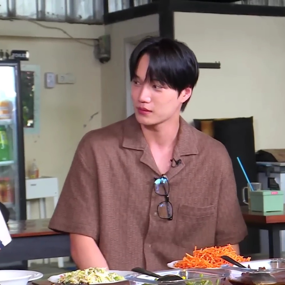 STU Back Raglan Jacquard Shirt Brown 착용 스타일 - 1