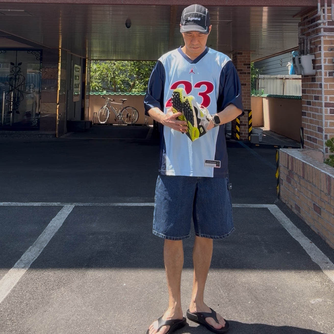 Supreme Reflective Stitch Camp Cap Black - 23SS, Supreme x Jordan Warm Up Jersey Light Blue - 24FW 착용 스타일 - 1