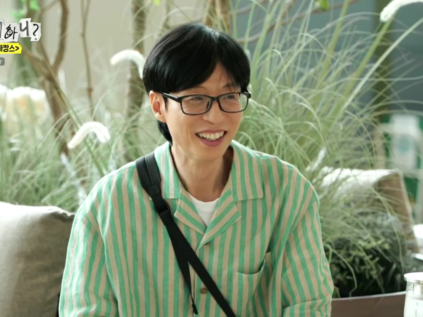 STU Back Raglan Stripe Linen Shirt Green 착용 스타일 - 1