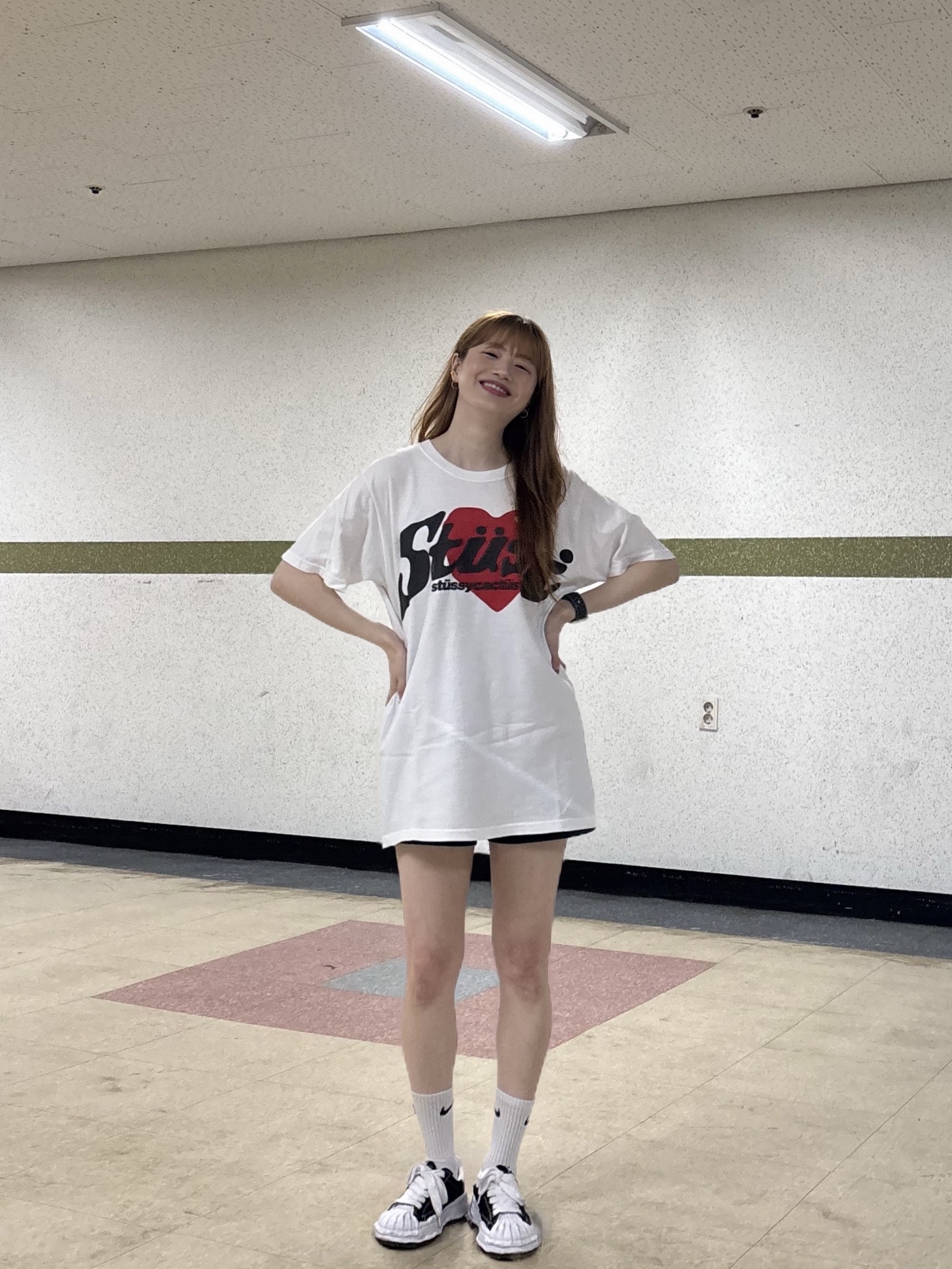 Stussy x Cactus Plant Flea Market Heart T-Shirt, Maison Mihara Yasuhiro Blakey OG Sole Canvas Low-top Sneakers Black White 착용 스타일 - 6
