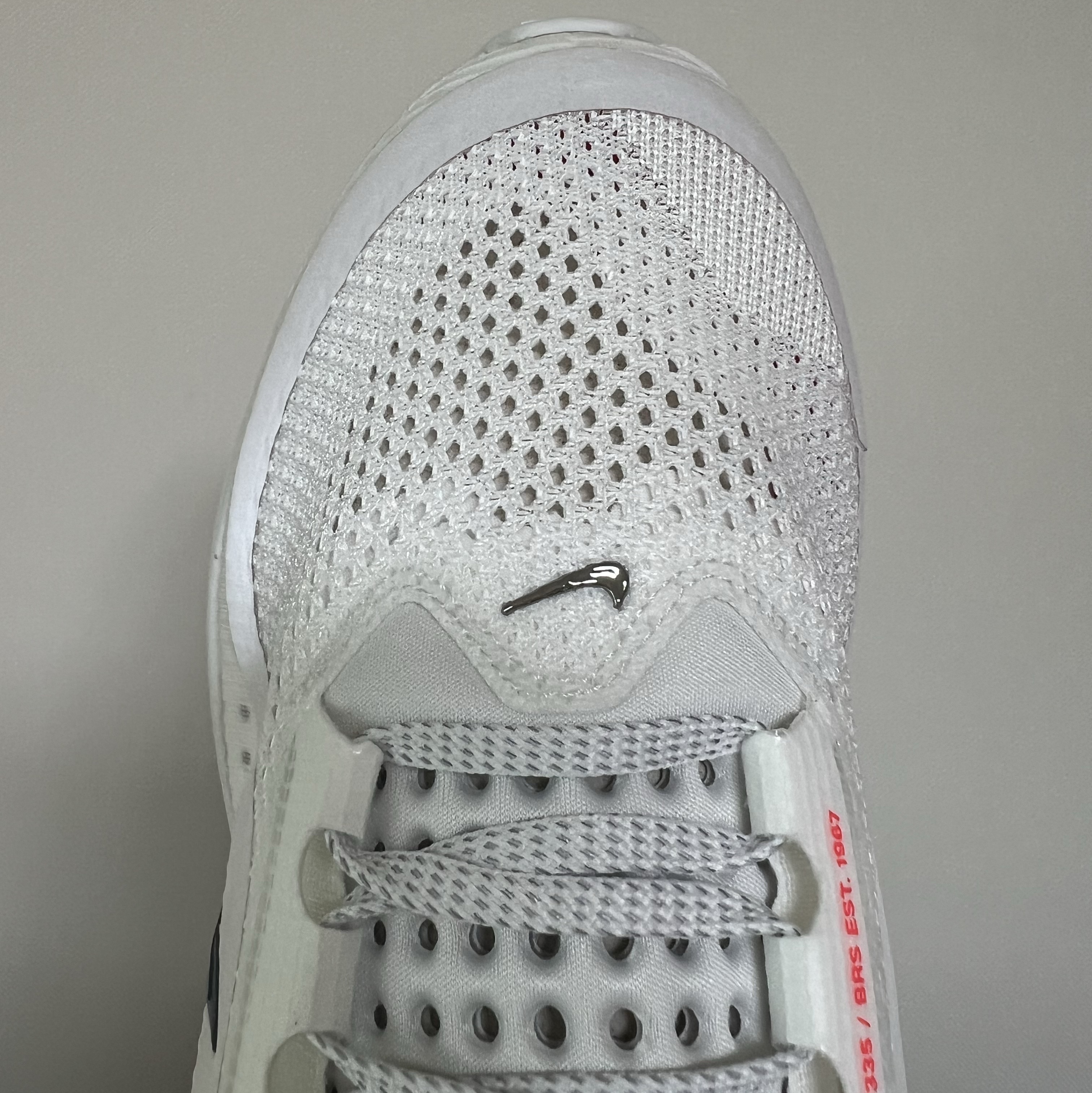 Nike Pegasus Premium Summit White Bright Crimson 착용 스타일 - 4