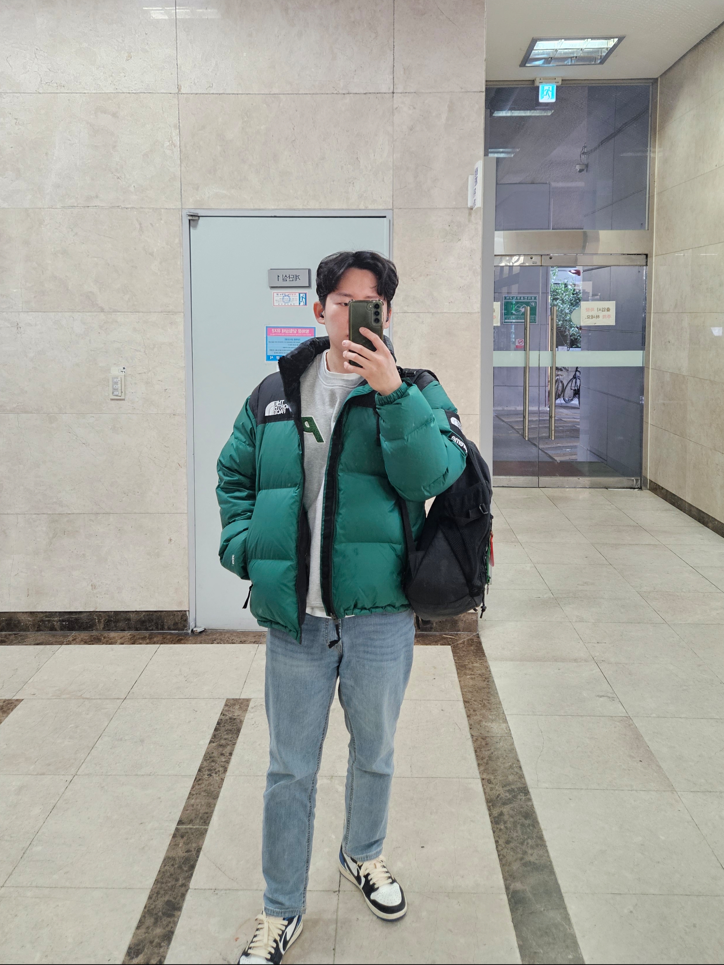 Supreme x The North Face Nuptse Jacket Green - 24FW, Palace Chenille Tri-Ferg Crew Grey Marl - 24FW 착용 스타일
