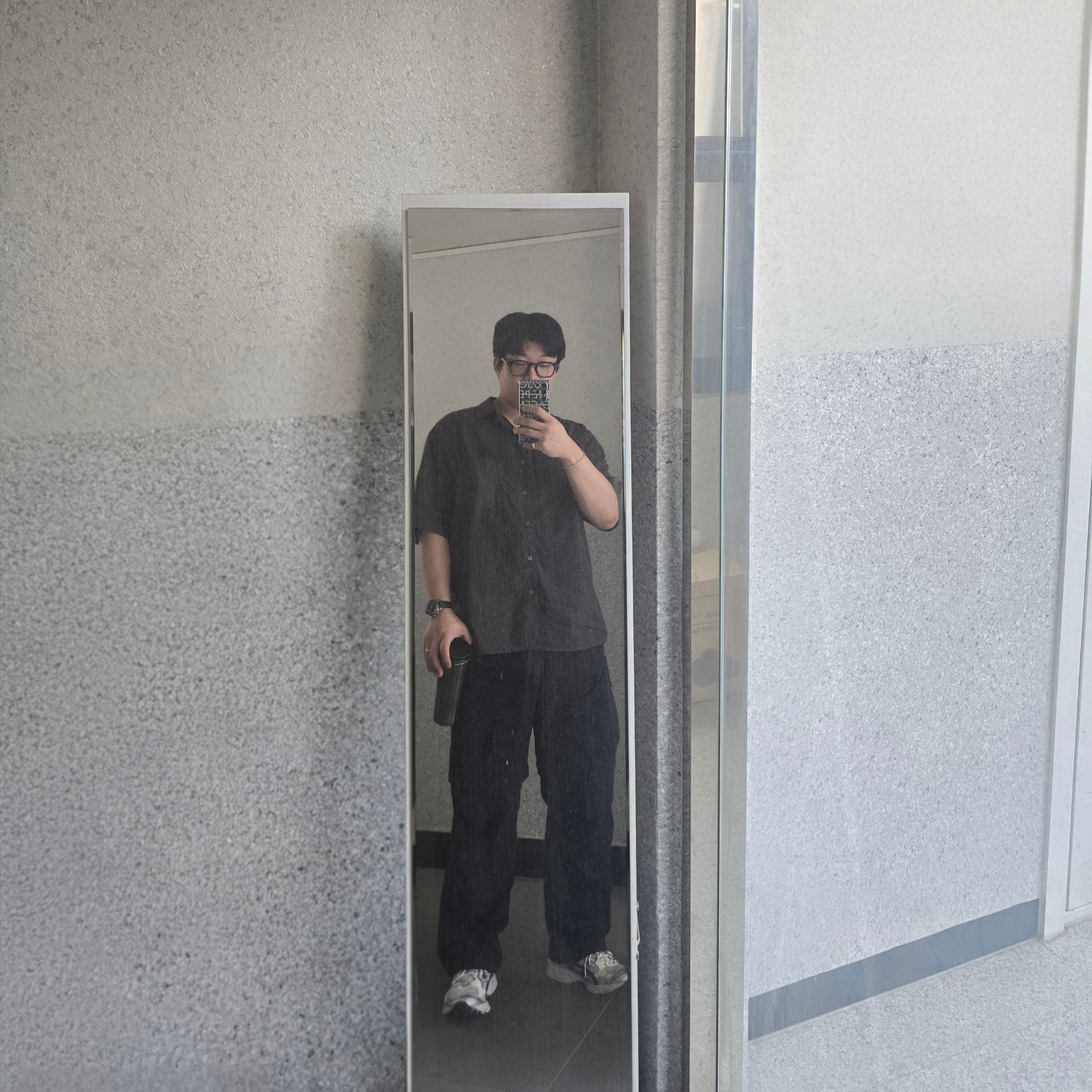 Nike ACG Smith Summit Cargo Pants Black Summit White - Asia, Jacquemus Le Porte Carte Bambino Flap Coin Purse Black 착용 스타일