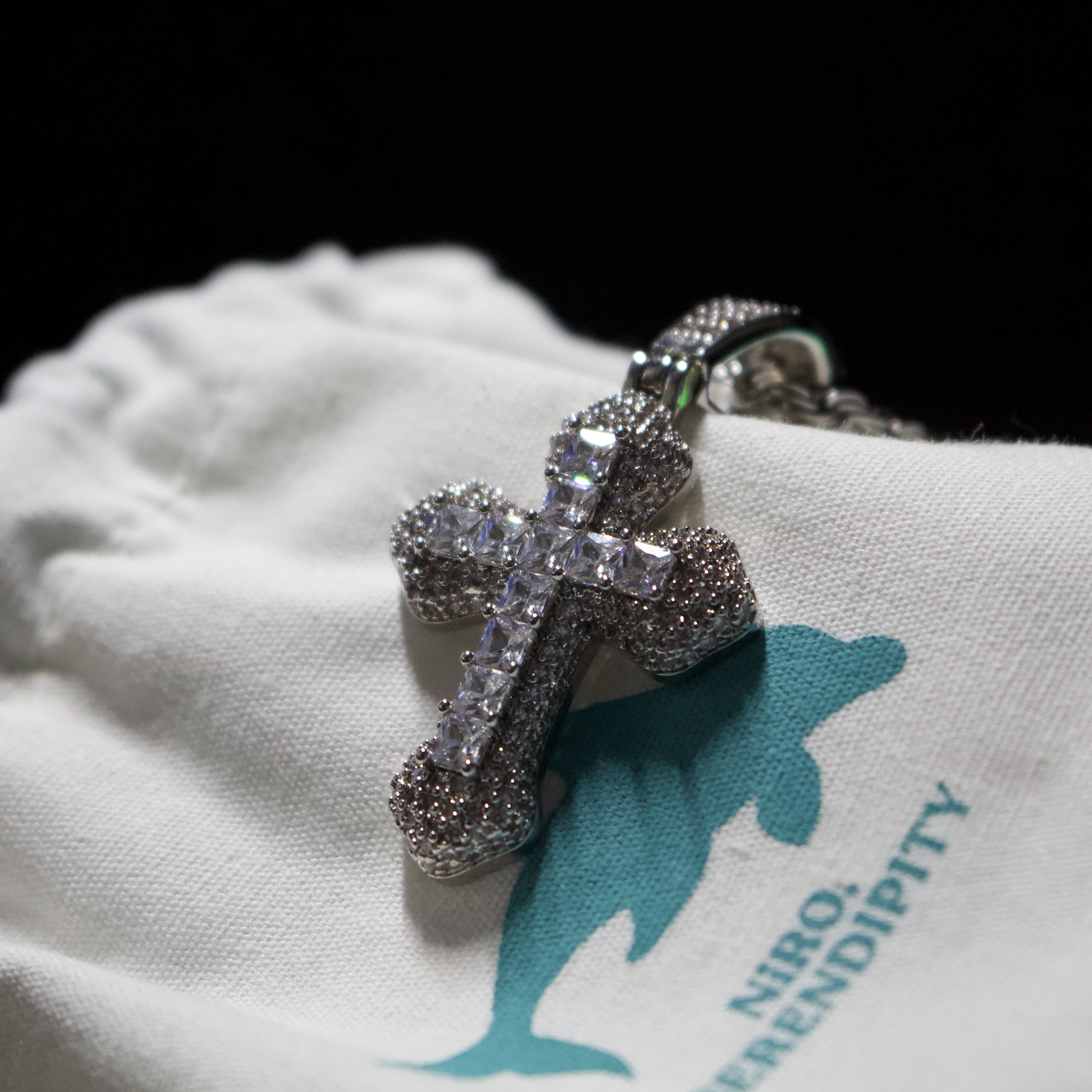NiRO.SERENDiPiTY Zirconium Cross Rope Chain Necklace #111 착용 스타일 - 7