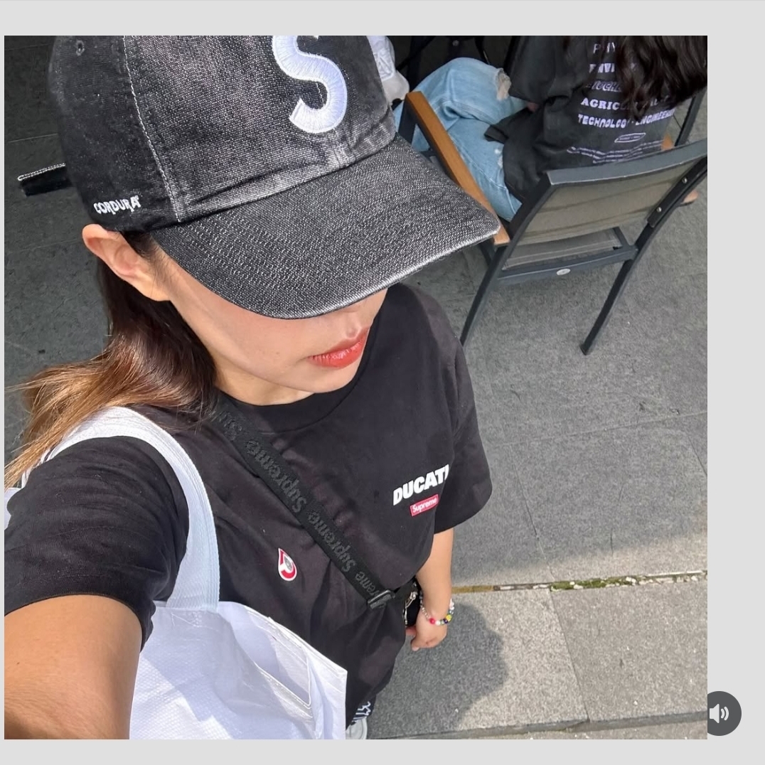 Supreme Cordura Denim S Logo 6-Panel Black - 25SS 착용 스타일