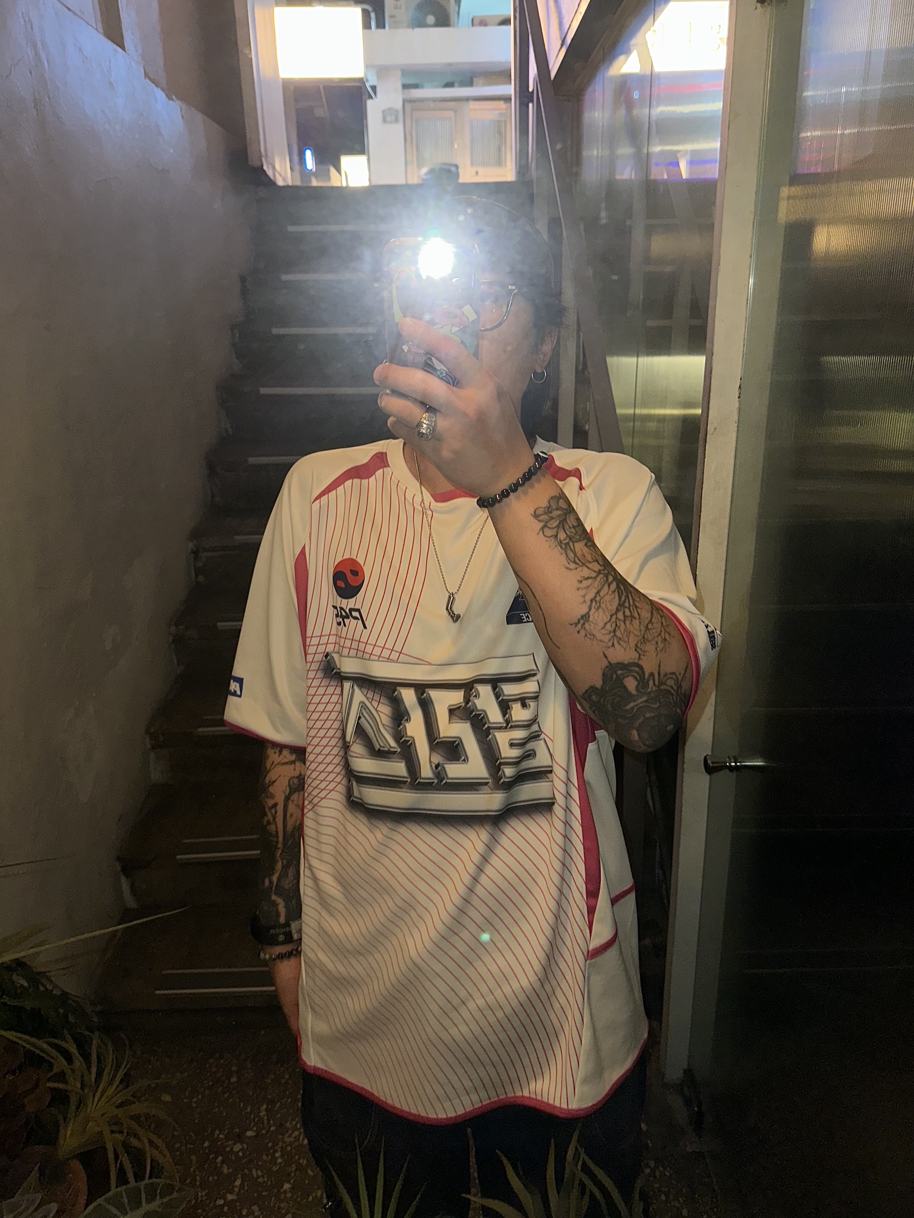 Palace Seoul 2 Seoul Jersey White Pink - 25SS 착용 스타일