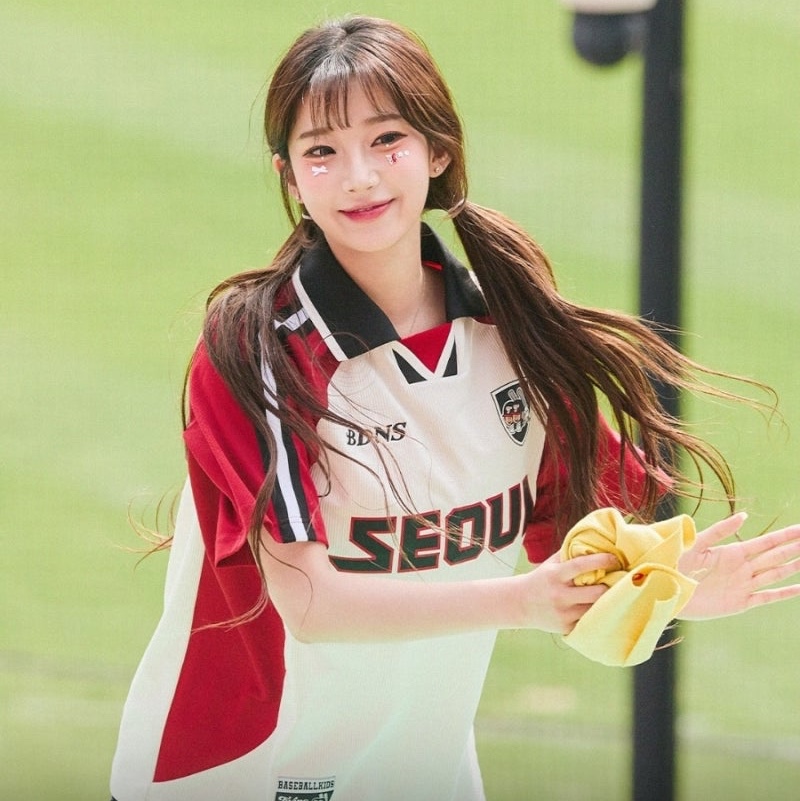 BDNS x LG TWINS Seoul S/S Jersey Red (Non Marking Ver.) 착용 스타일