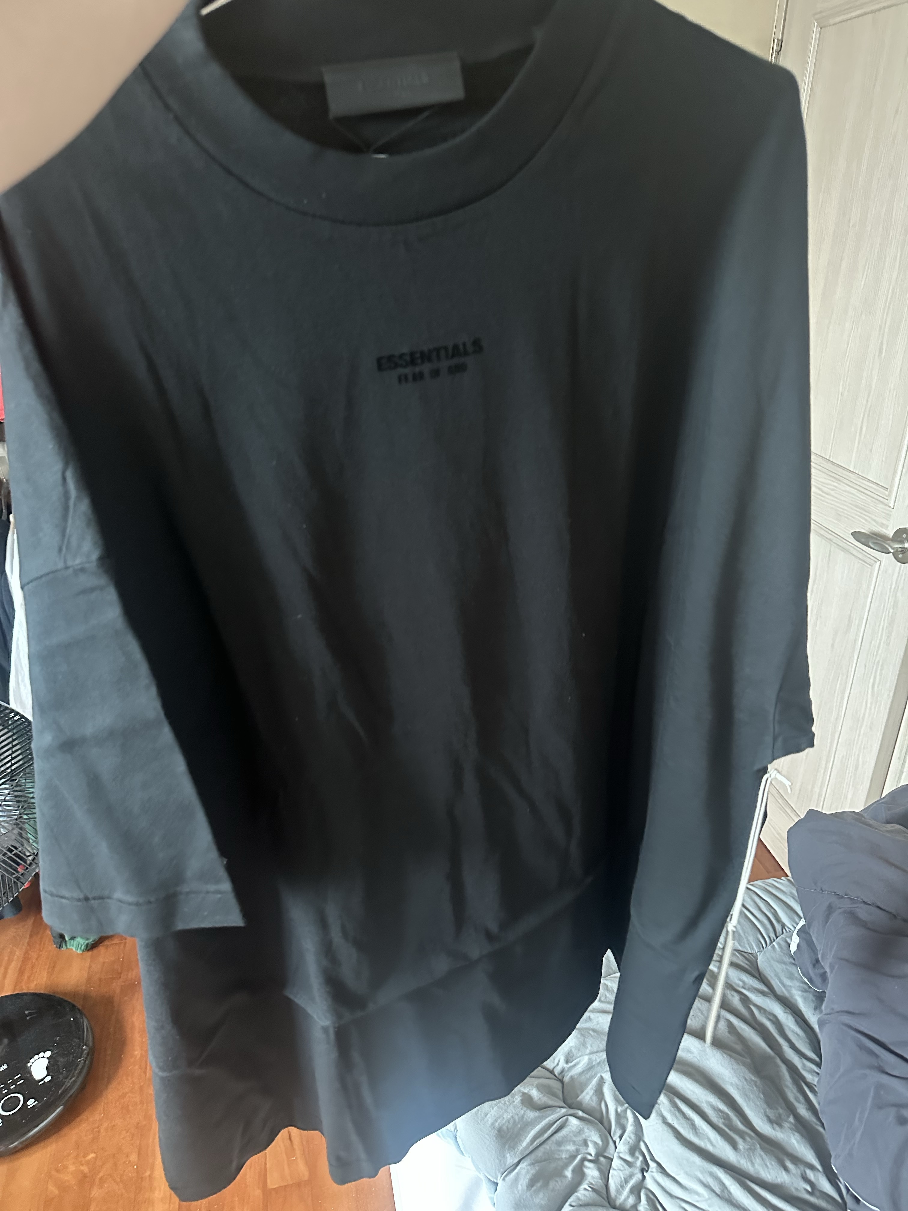 Essentials T-Shirt Jet Black - 23FW 착용 스타일