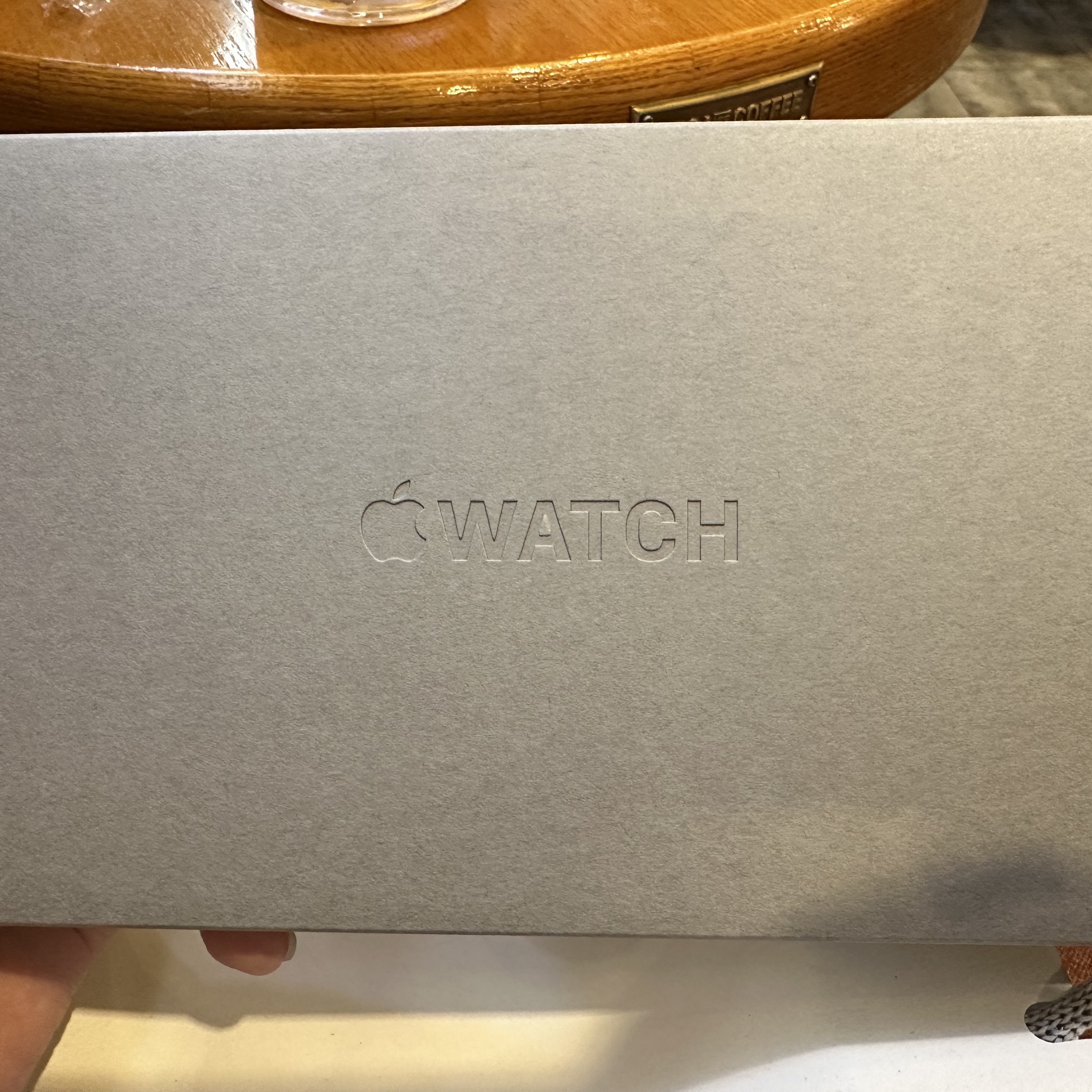 Apple Watch Ultra 2 49mm Black Titanium Case with Ocean Band Black (Korean Ver.) 착용 스타일