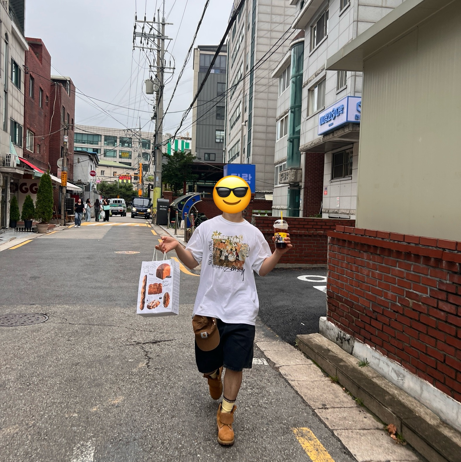 Stussy x Denim Tears Annie Lee T-Shirt White 착용 스타일