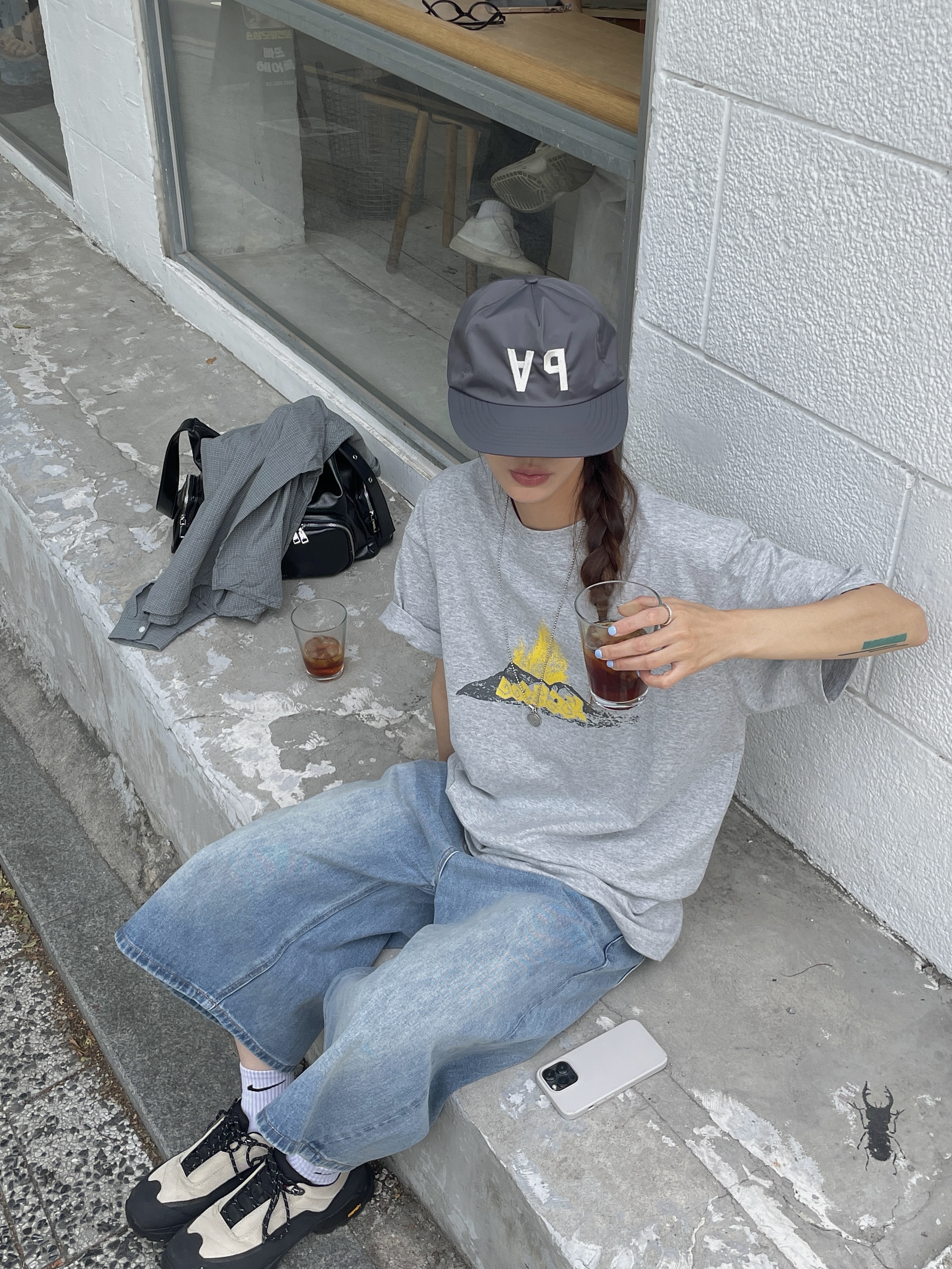 Roa Hiking Katharina Sand, YESEYESEE Volcanic Eruption Tee Grey 착용 스타일 - 1