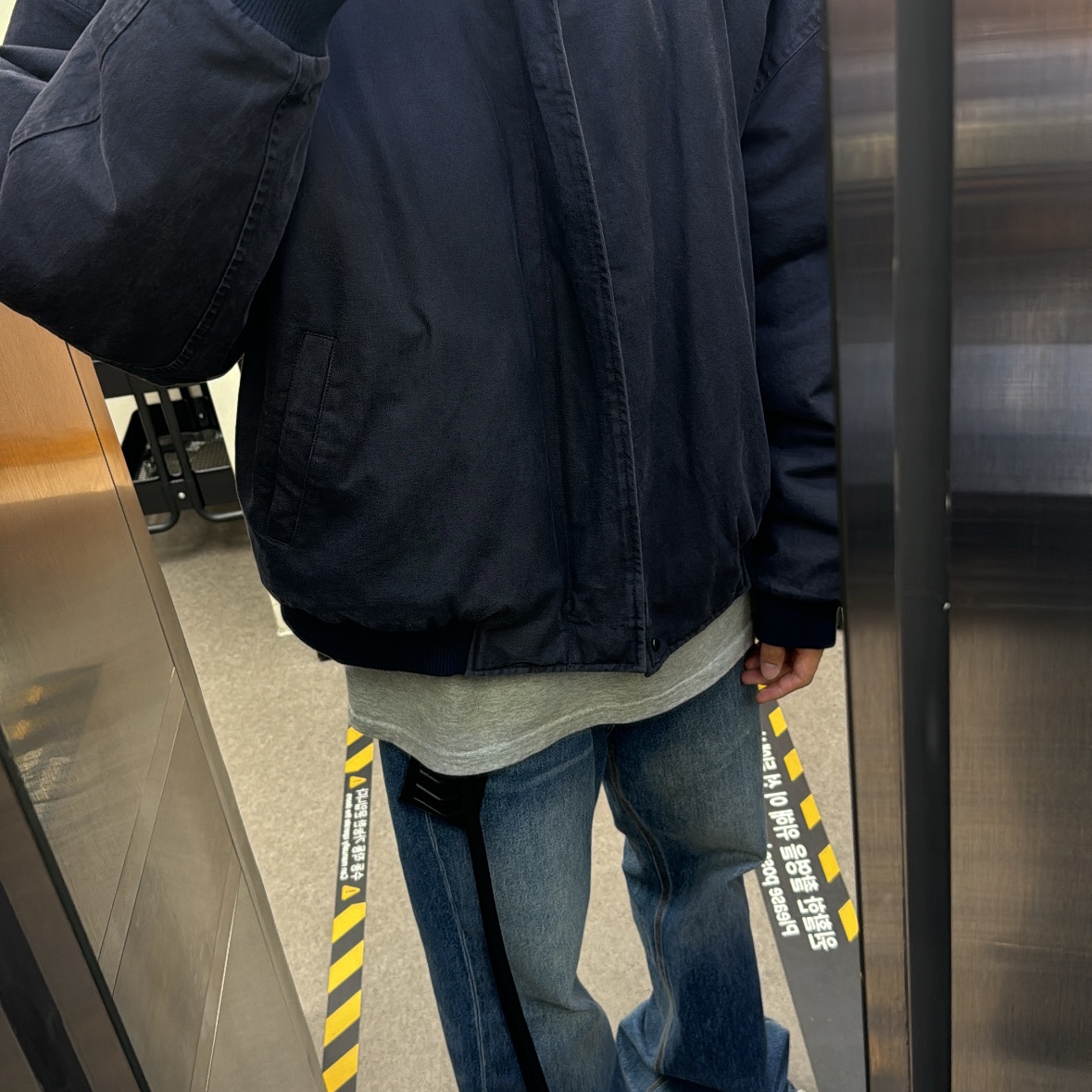 Nonnod Sulfur Dye Serge Bomber Jacket Vintage Navy Black, Balenciaga 3XL Sneakers White Red 착용 스타일 - 2