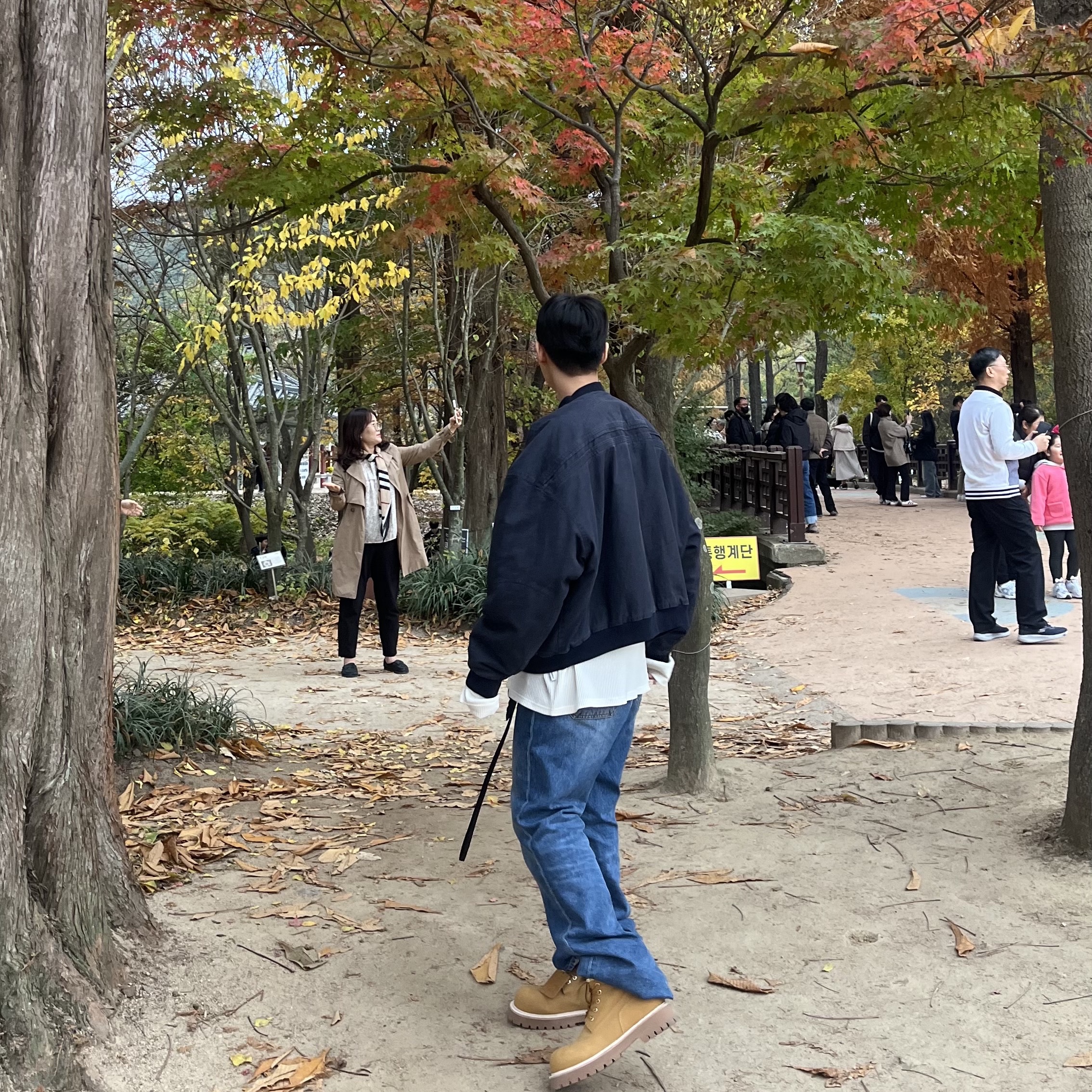 Nonnod Sulfur Dye Serge Bomber Jacket Vintage Navy Black, Balenciaga 3XL Sneakers White Red 착용 스타일 - 3