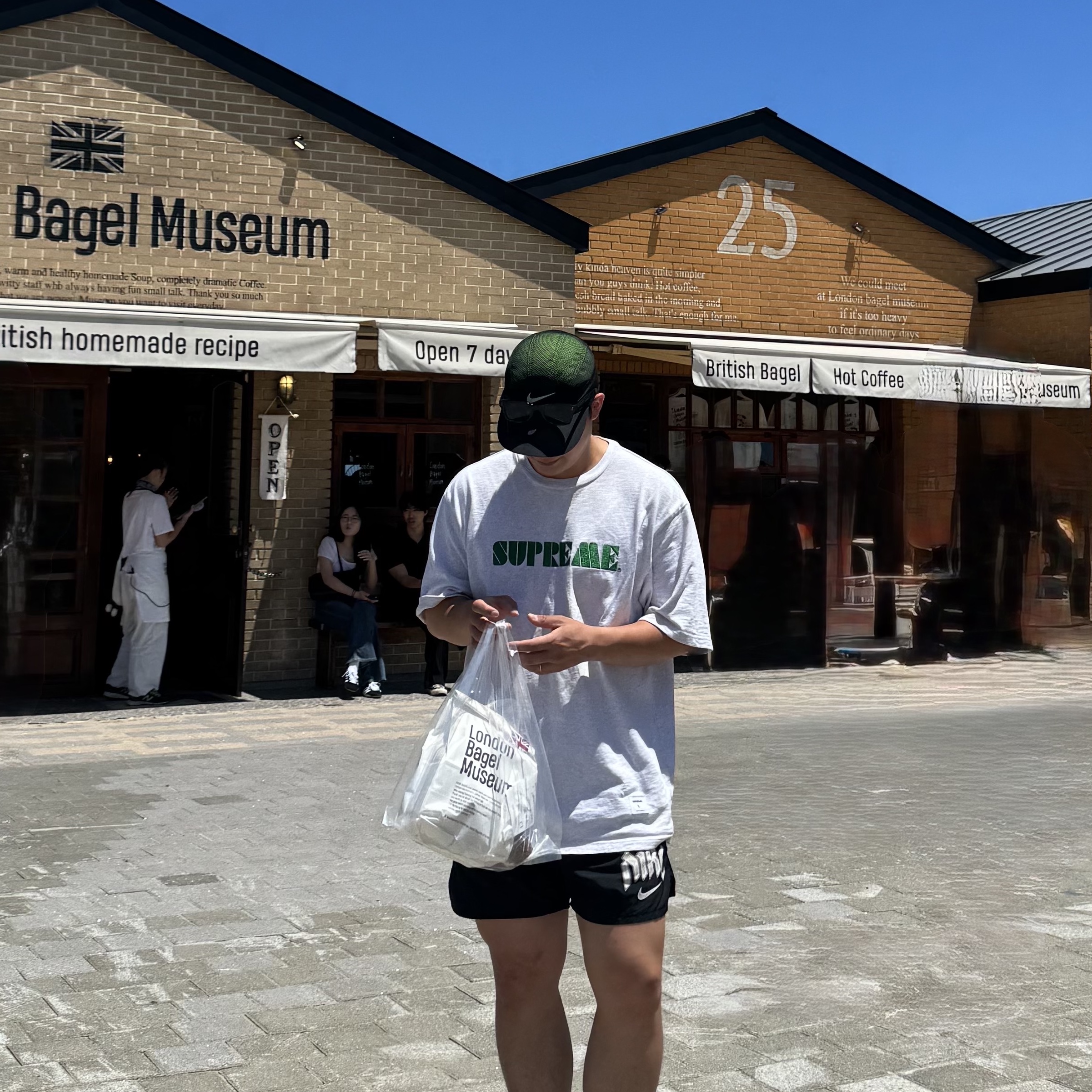 Supreme x Nike Trail Running Hat Green - 17FW 착용 스타일 - 2