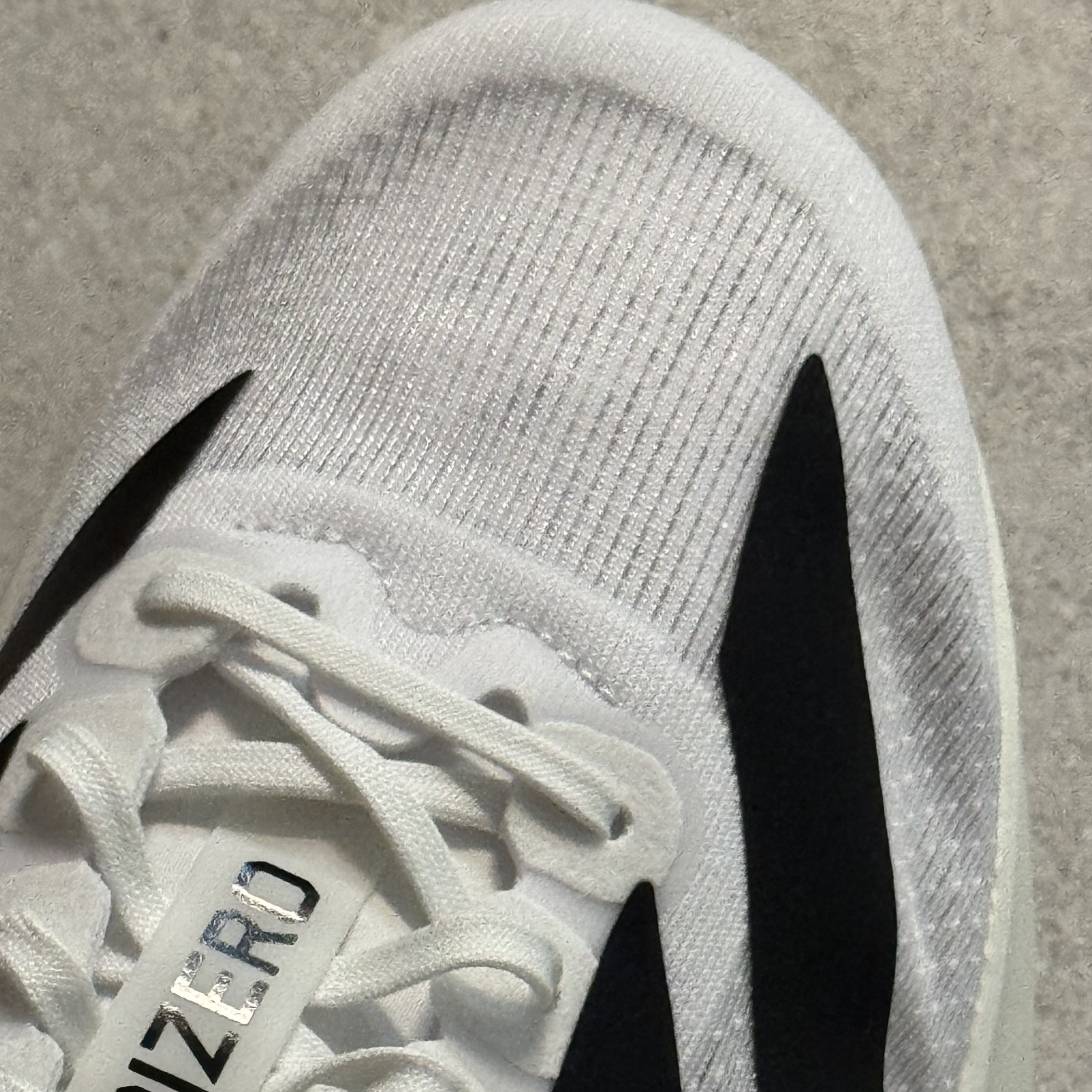 Adidas Adizero EVO SL Cloud White Core Black 착용 스타일