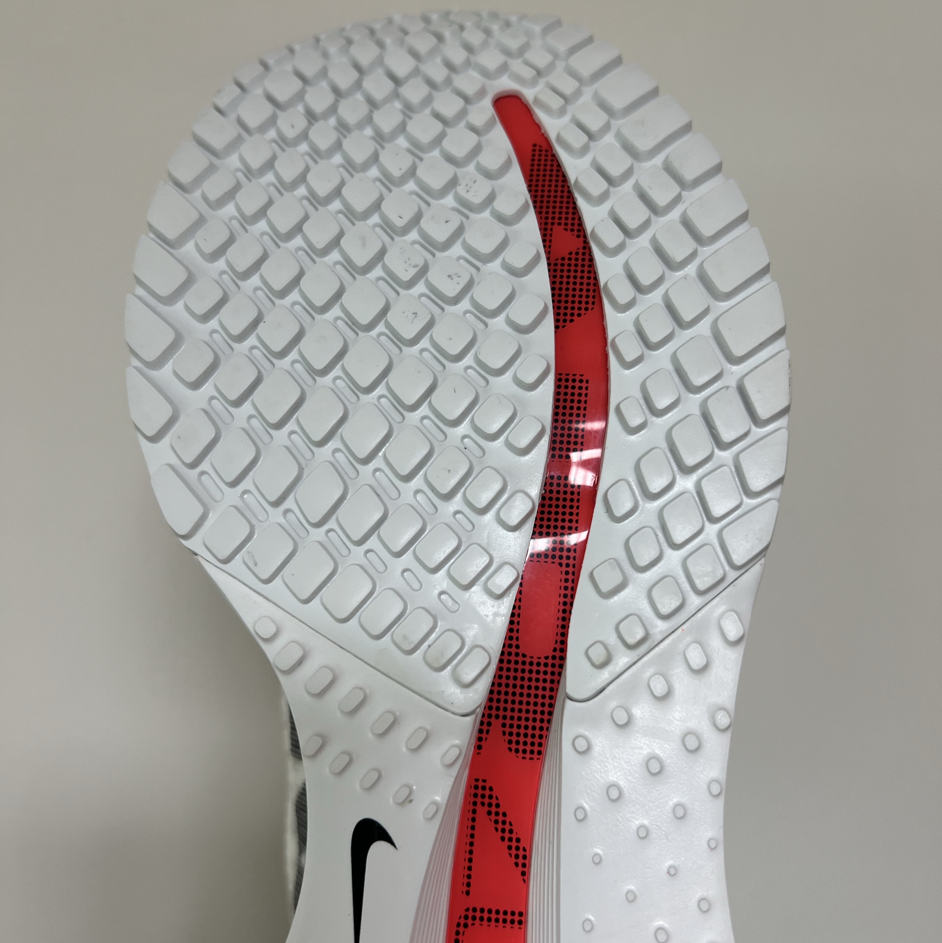 Nike Pegasus Premium Summit White Bright Crimson 착용 스타일 - 5