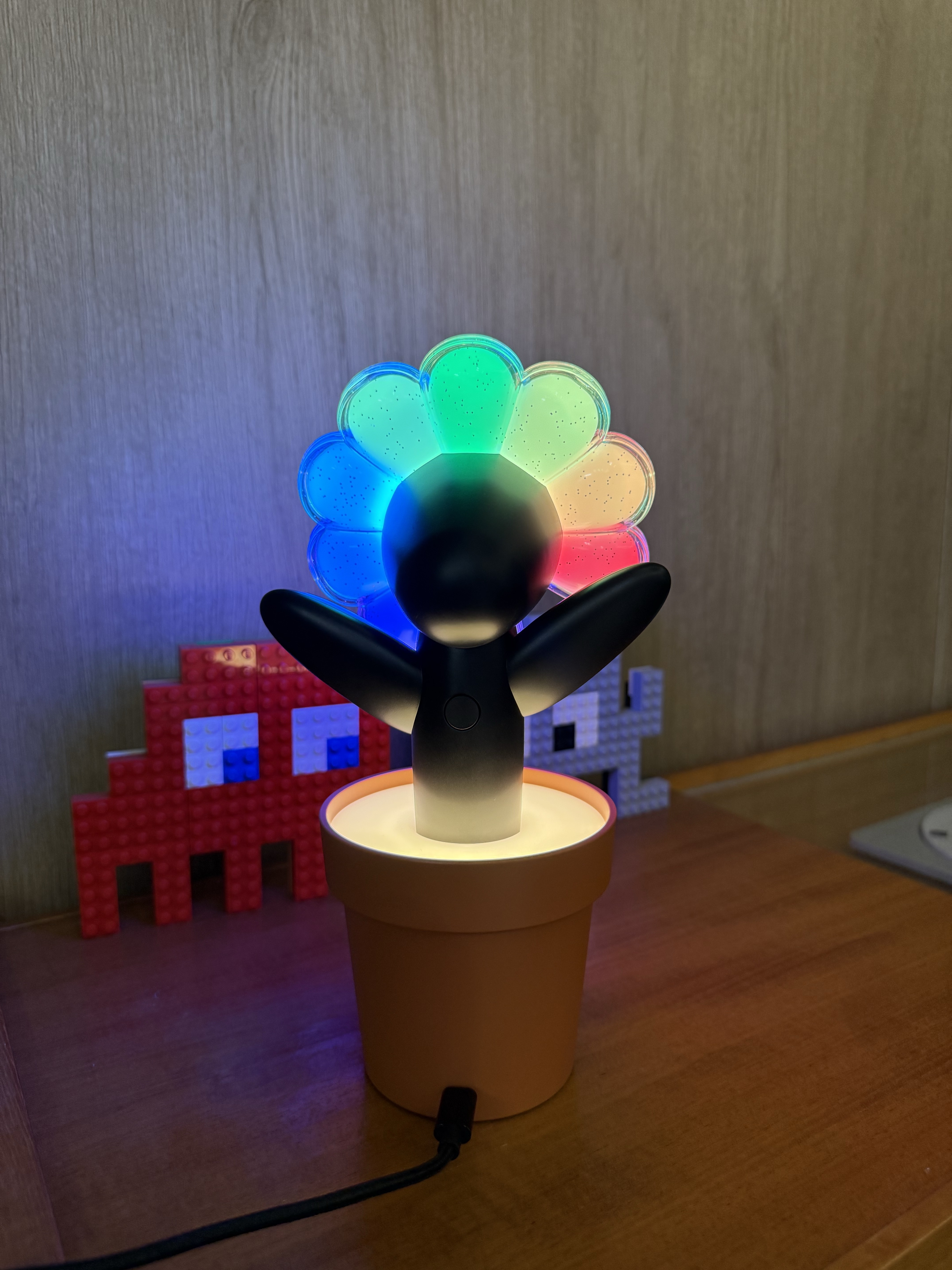 G-DRAGON Ubermensch Official Light Stick, G-DRAGON Ubermensch Official Light Stick Cradle 착용 스타일 - 5