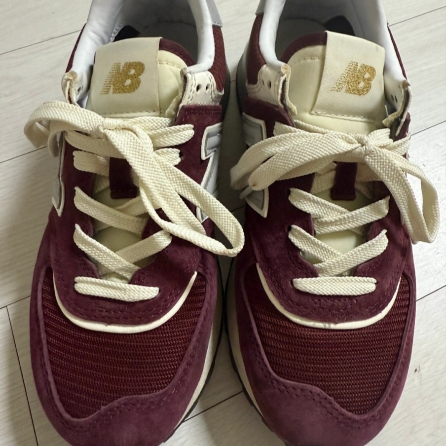 New Balance 574 Legacy Burgundy 착용 스타일