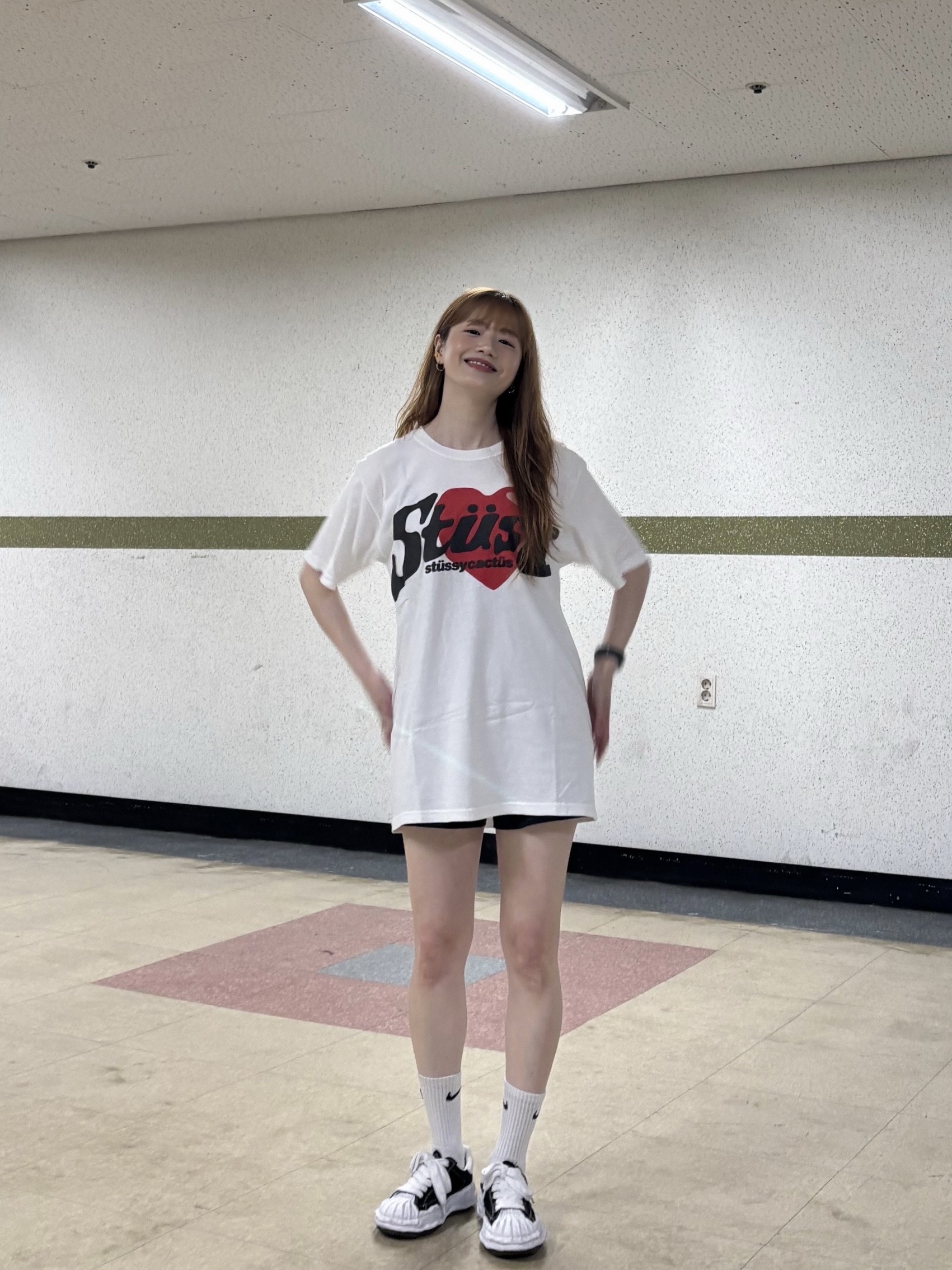 Stussy x Cactus Plant Flea Market Heart T-Shirt, Maison Mihara Yasuhiro Blakey OG Sole Canvas Low-top Sneakers Black White 착용 스타일 - 2