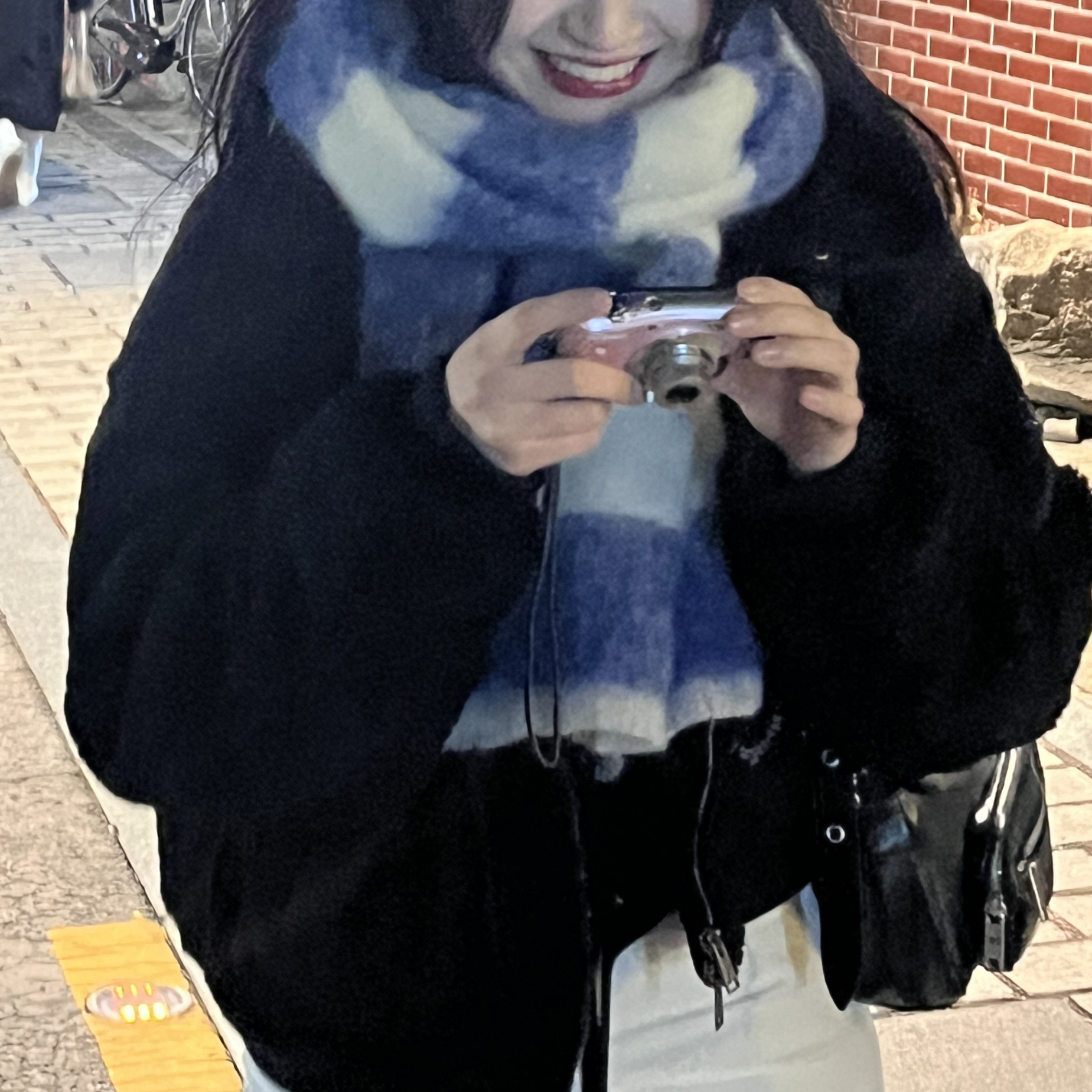 Acne Studios Vally Breton Muffler Blue White 착용 스타일
