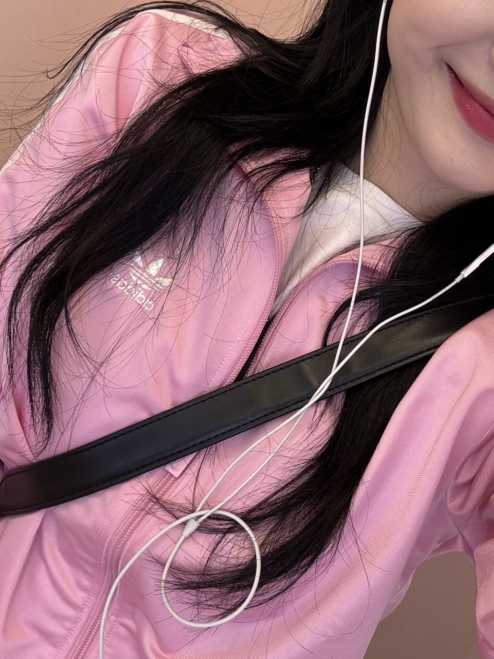 (W) Adidas Adicolor Classic Loose Firebird Track Top True Pink - KR Sizing 착용 스타일