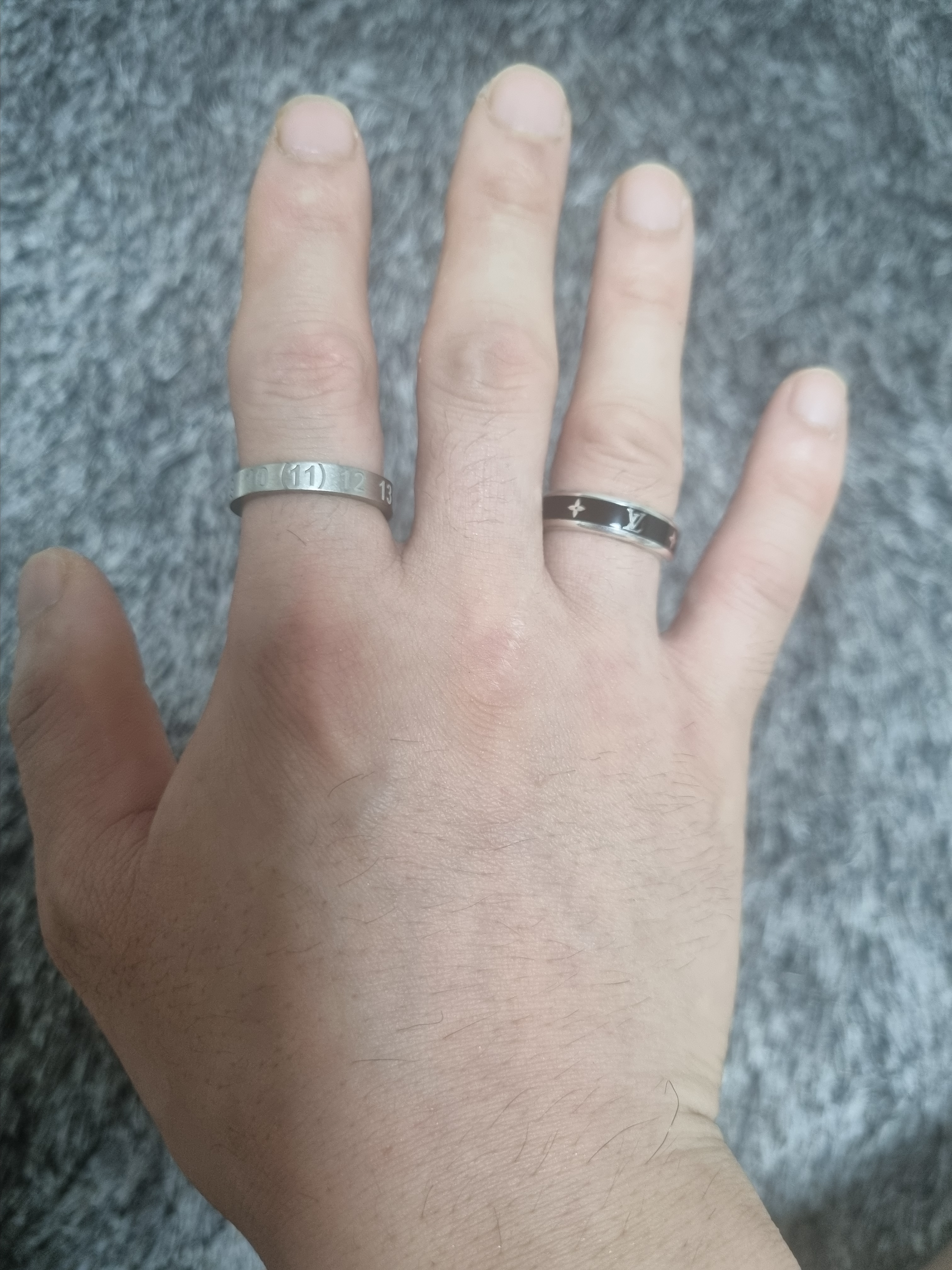 Maison Margiela Numerical Silver Ring Silver 착용 스타일