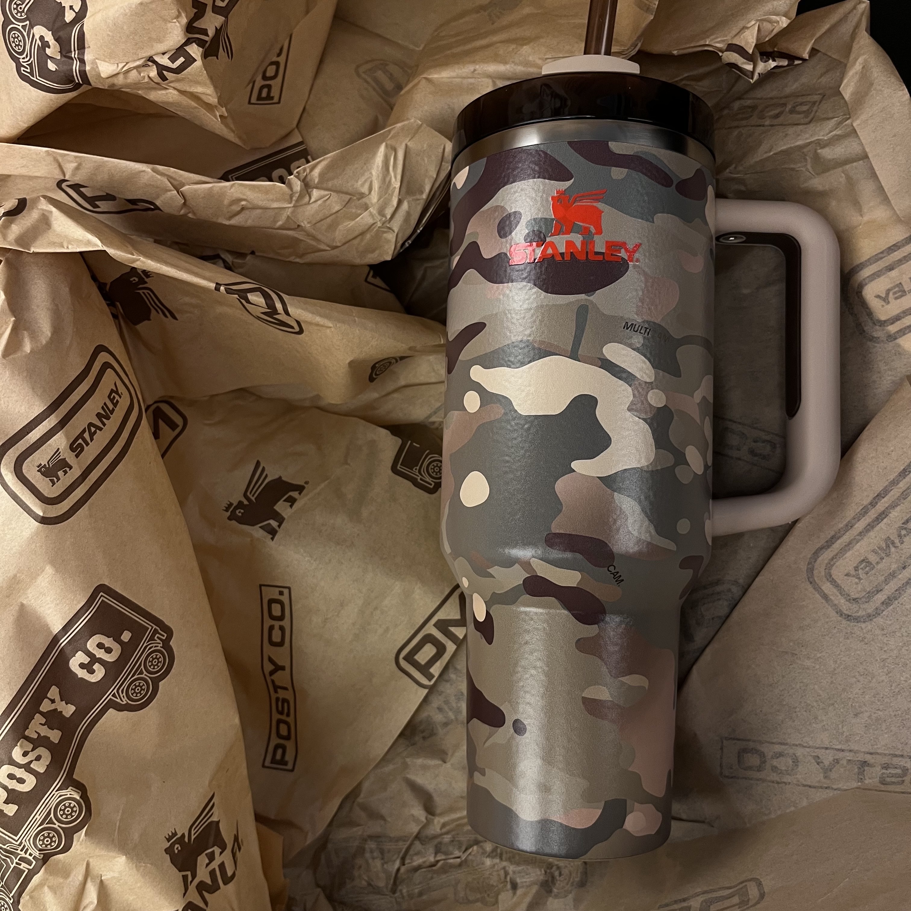 Stanley x The Post Malone Quencher H2.0 Flowstate Tumbler 1.18L Multicam 착용 스타일 - 2