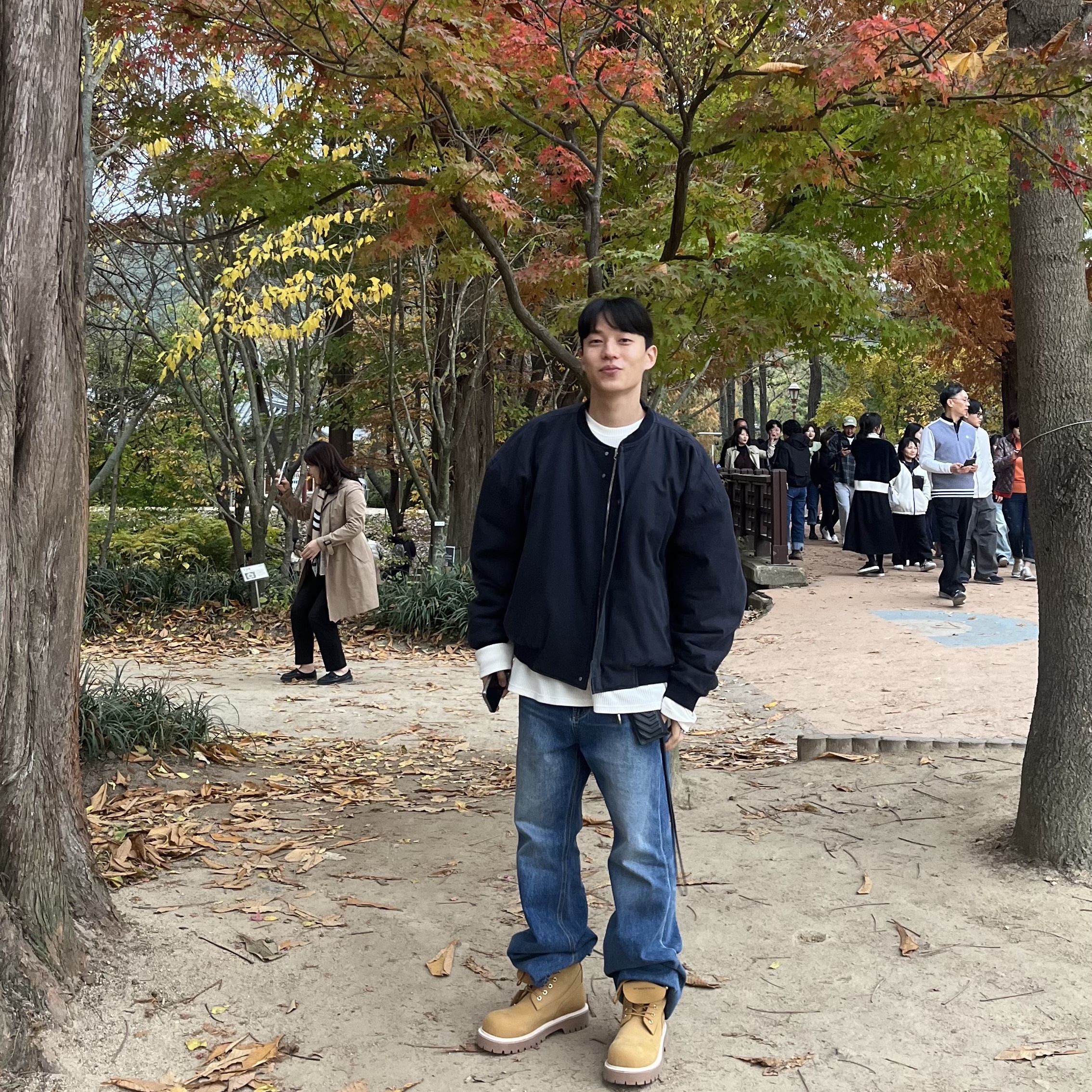 Nonnod Sulfur Dye Serge Bomber Jacket Vintage Navy Black, Balenciaga 3XL Sneakers White Red 착용 스타일 - 4