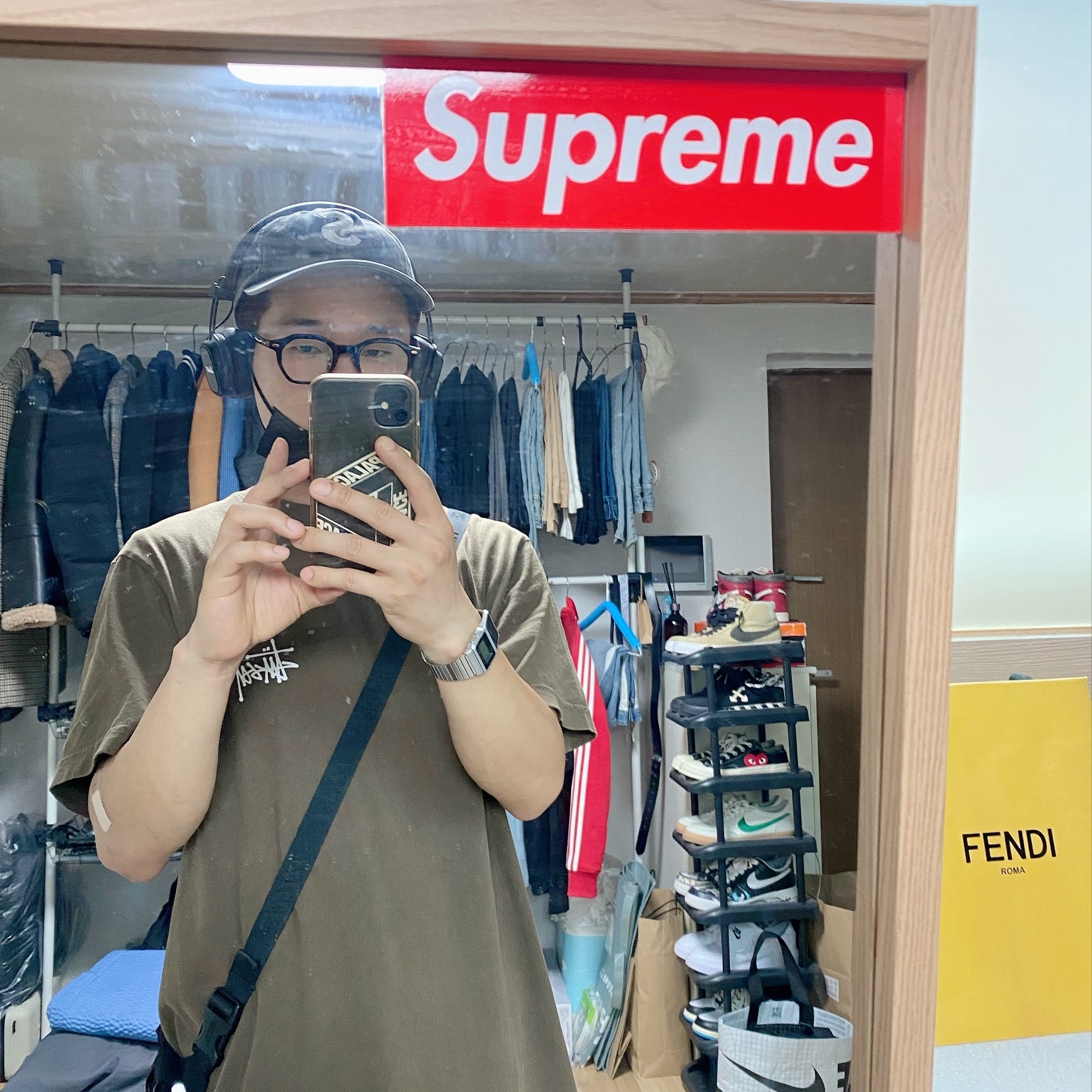 Supreme Pigment Print S Logo 6-Panel Black - 22FW, Marshall Major IV Brown (Korean Ver.) 착용 스타일